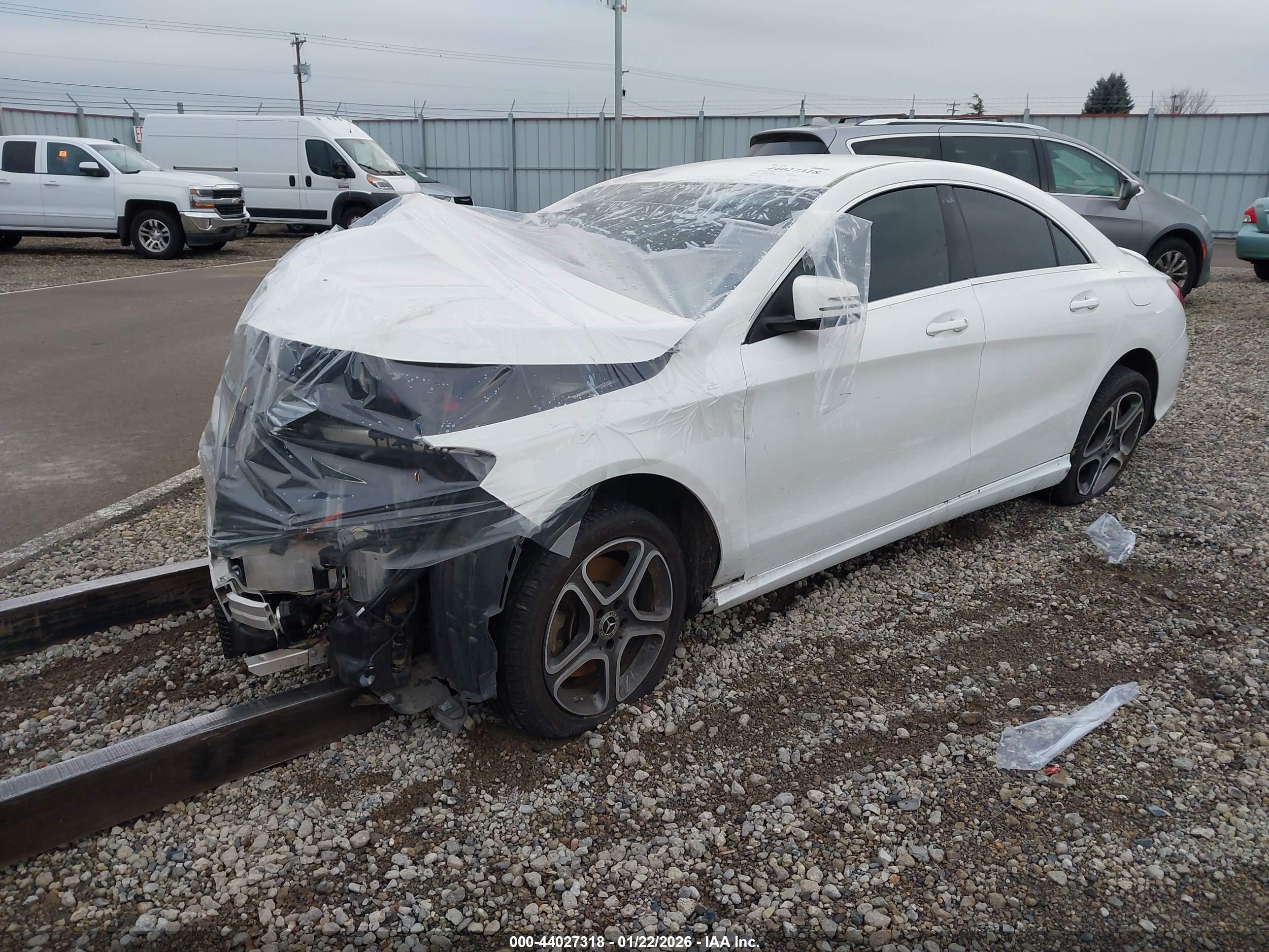 MERCEDES-BENZ CLA image 2