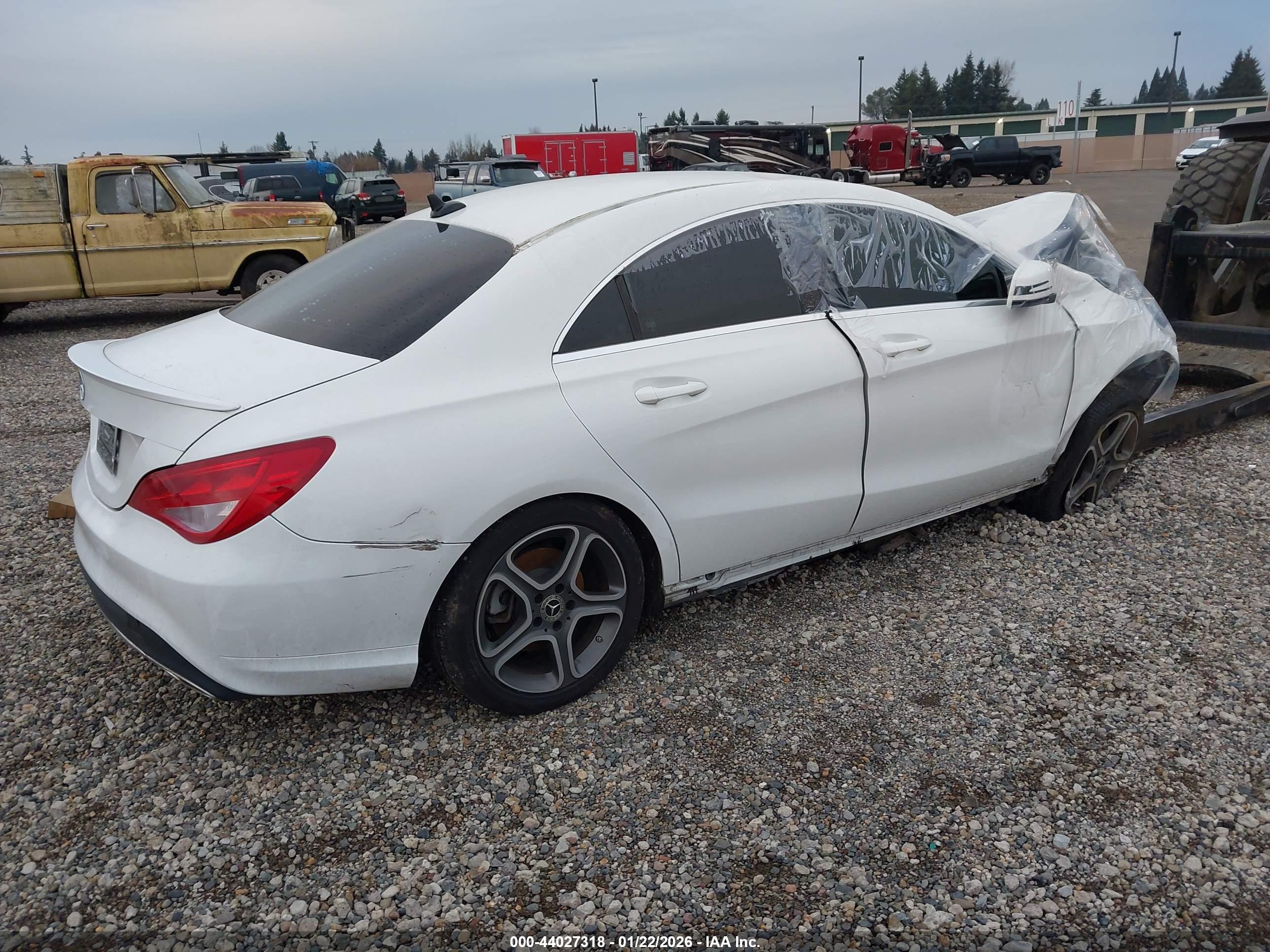 MERCEDES-BENZ CLA image 4
