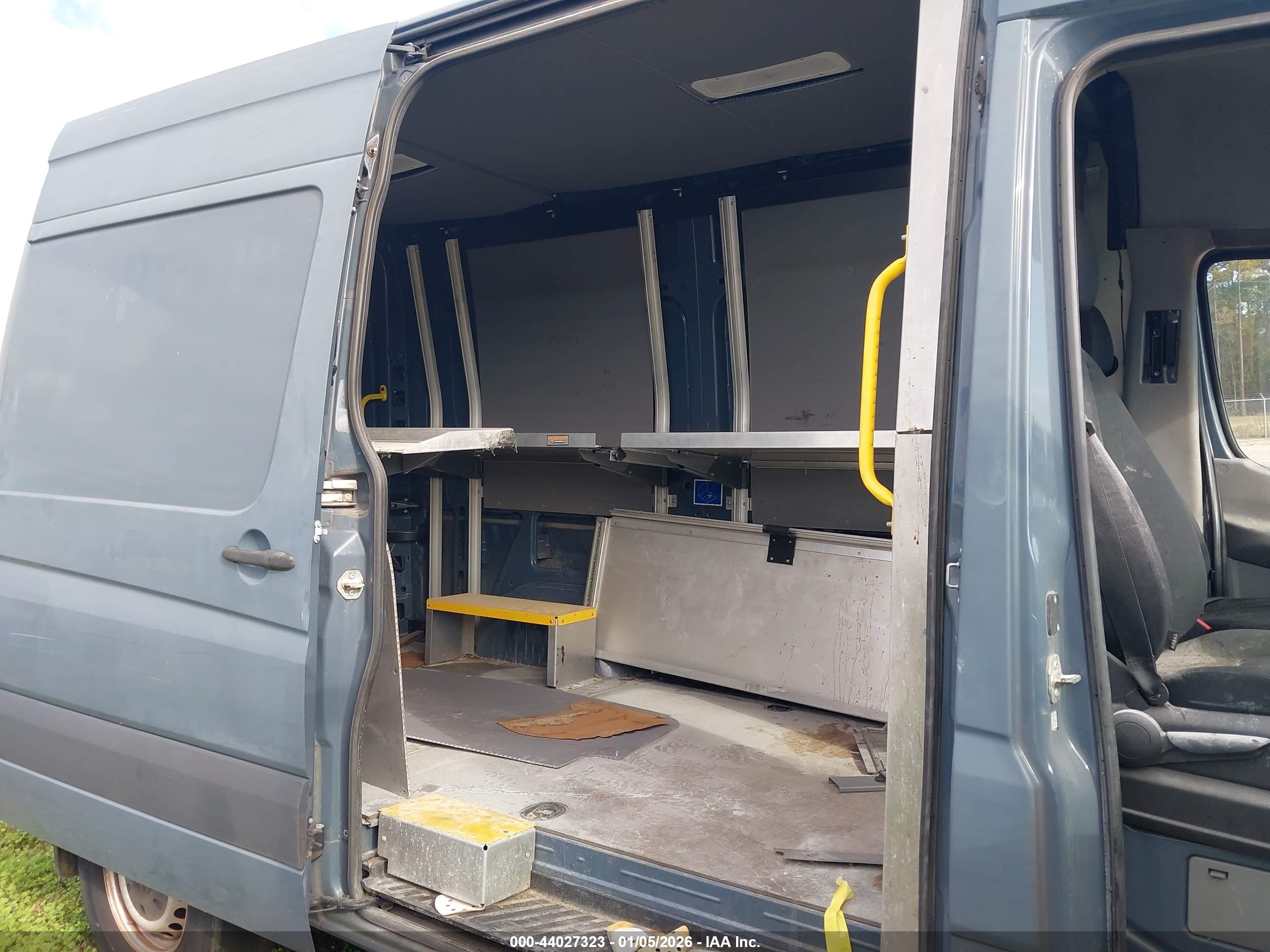 MERCEDES-BENZ SPRINTER image 8