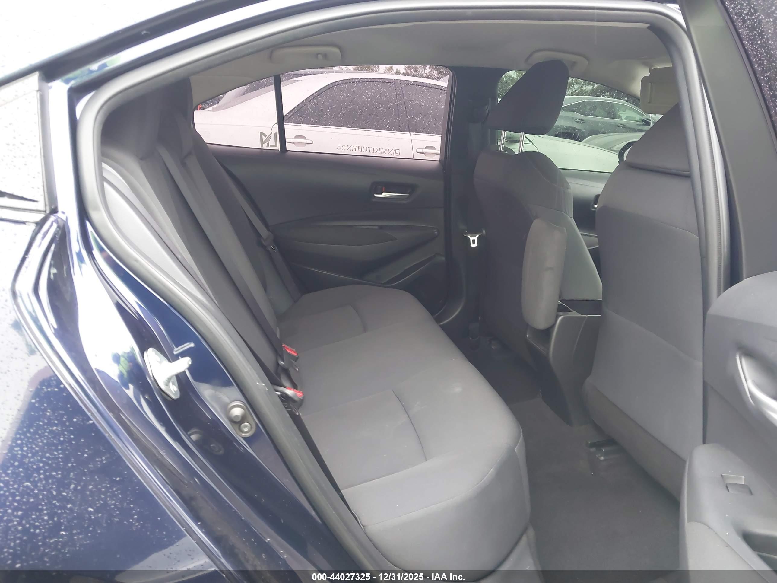 TOYOTA COROLLA image 8