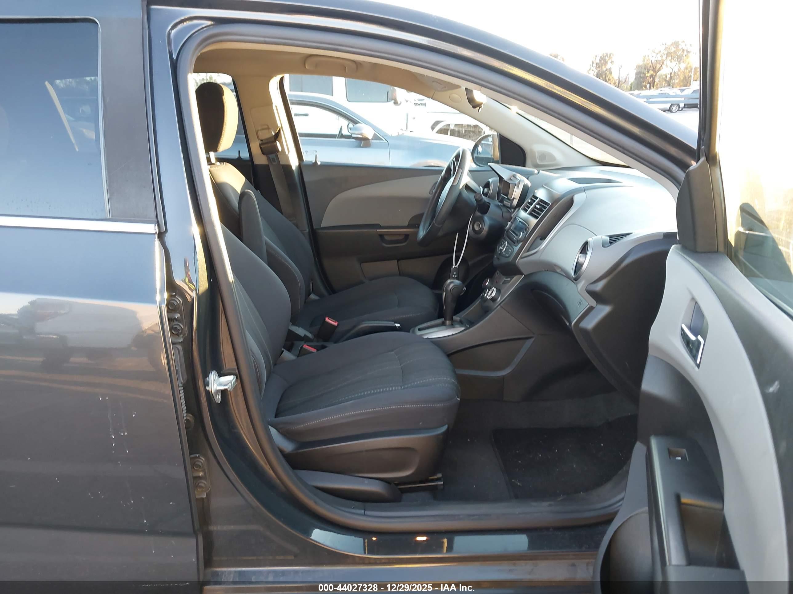 CHEVROLET SONIC image 5