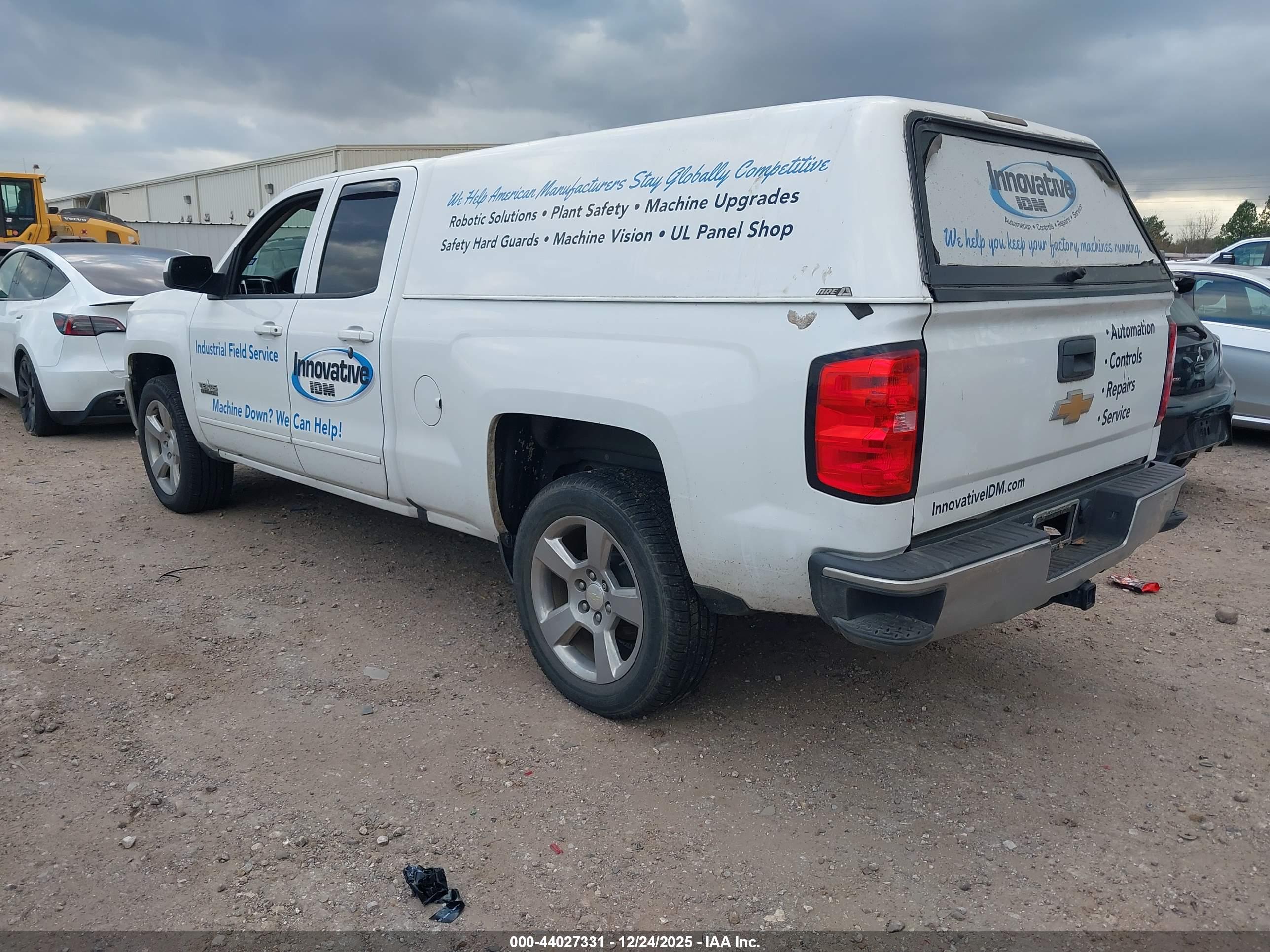 CHEVROLET SILVERADO image 3