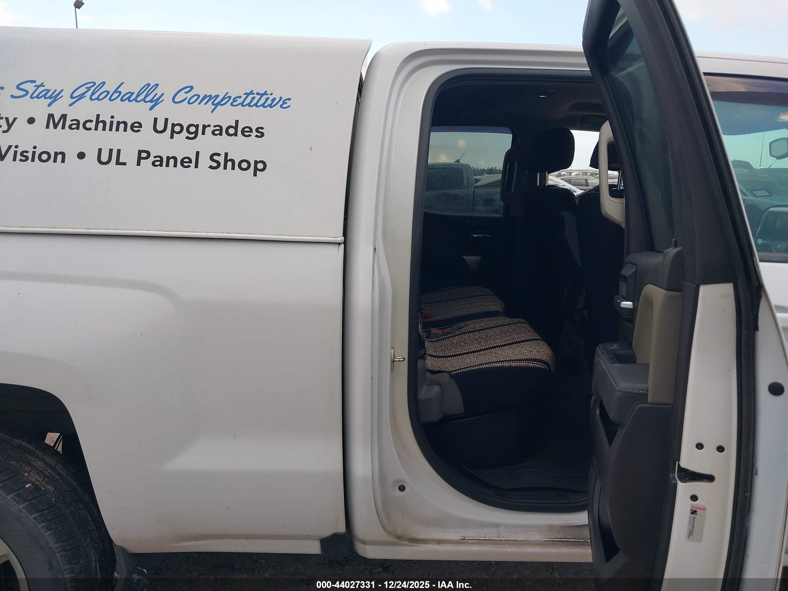 CHEVROLET SILVERADO image 8