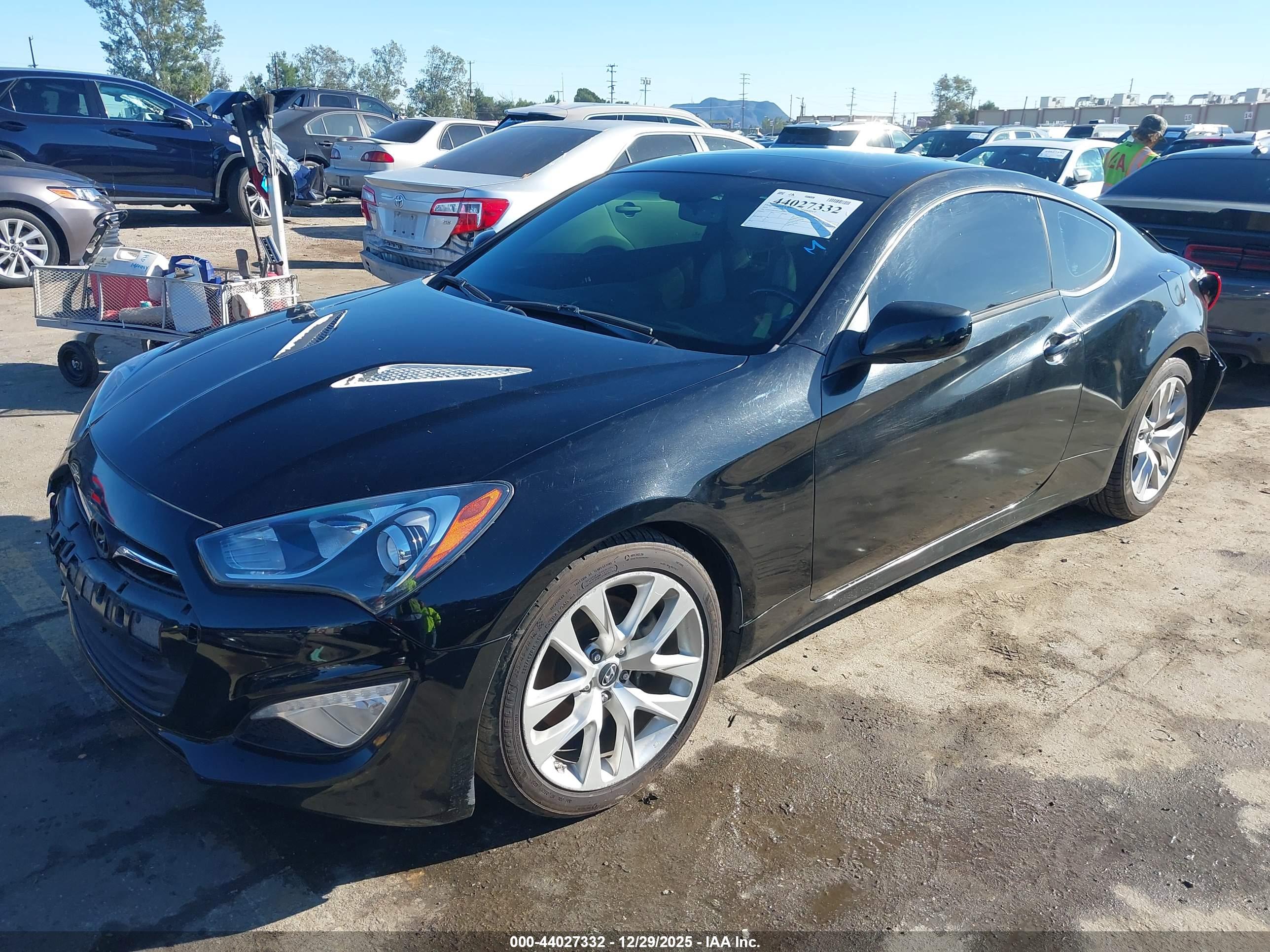 HYUNDAI GENESIS image 2