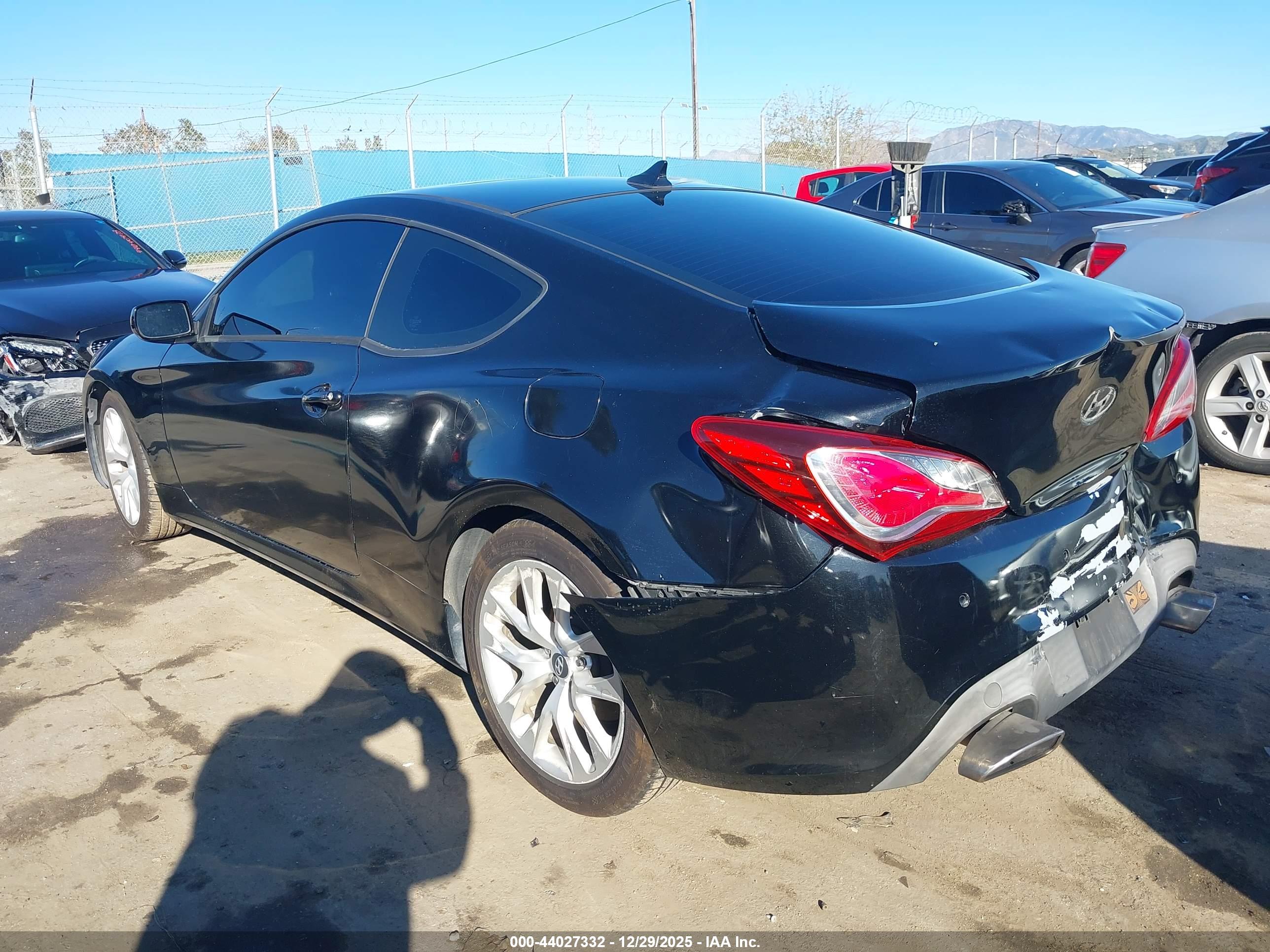HYUNDAI GENESIS image 3