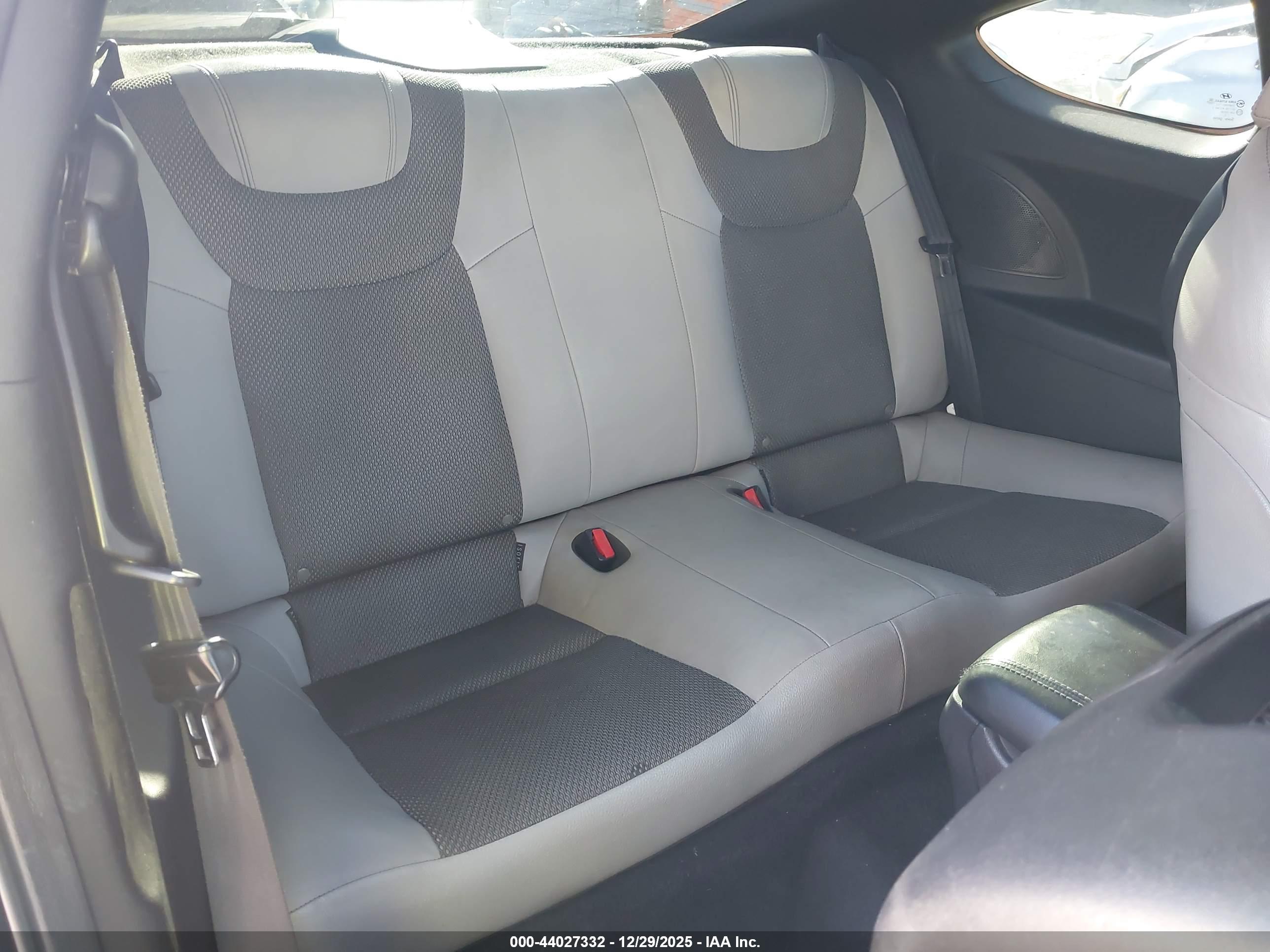 HYUNDAI GENESIS image 8