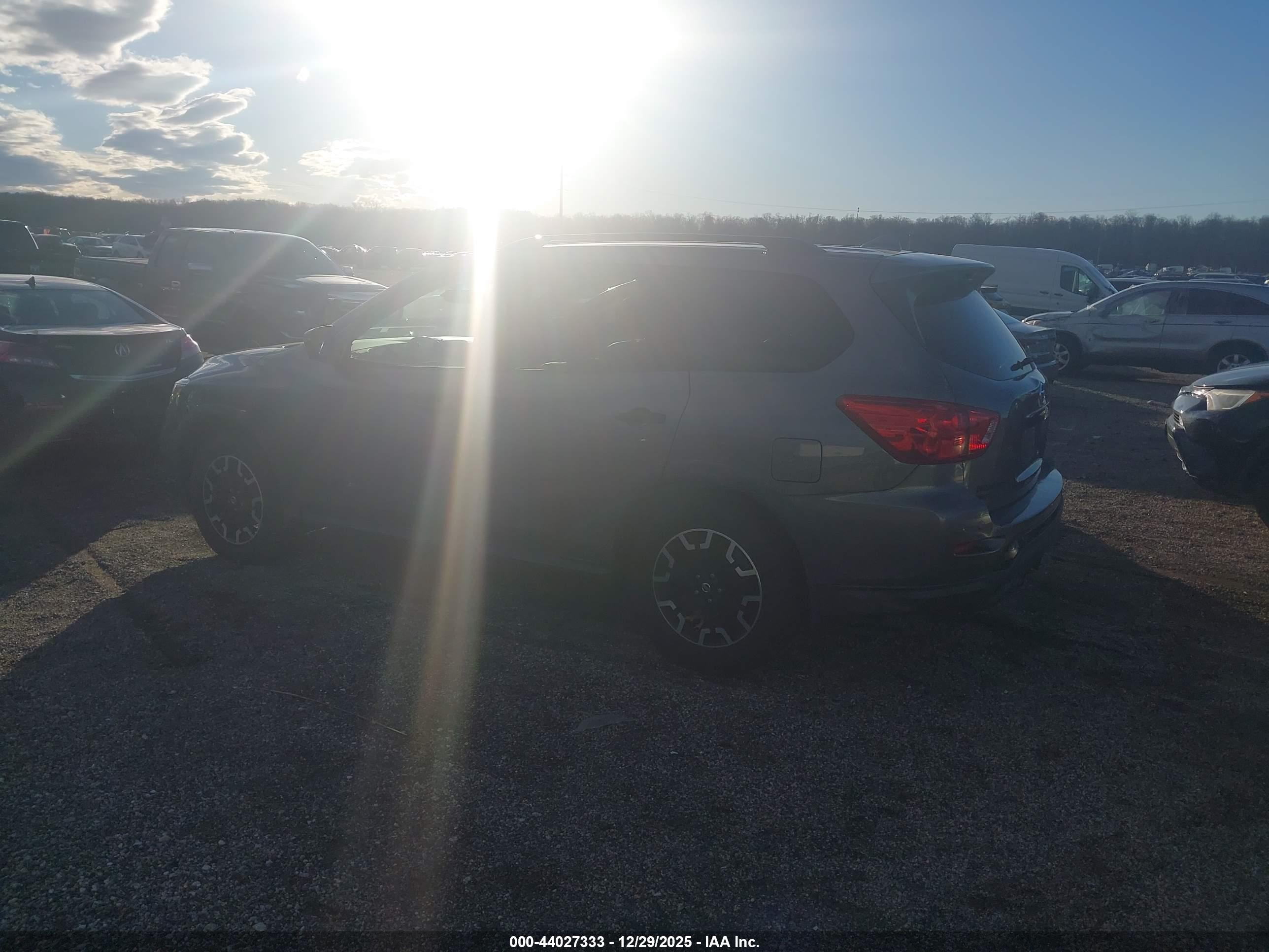 NISSAN PATHFINDER image 3