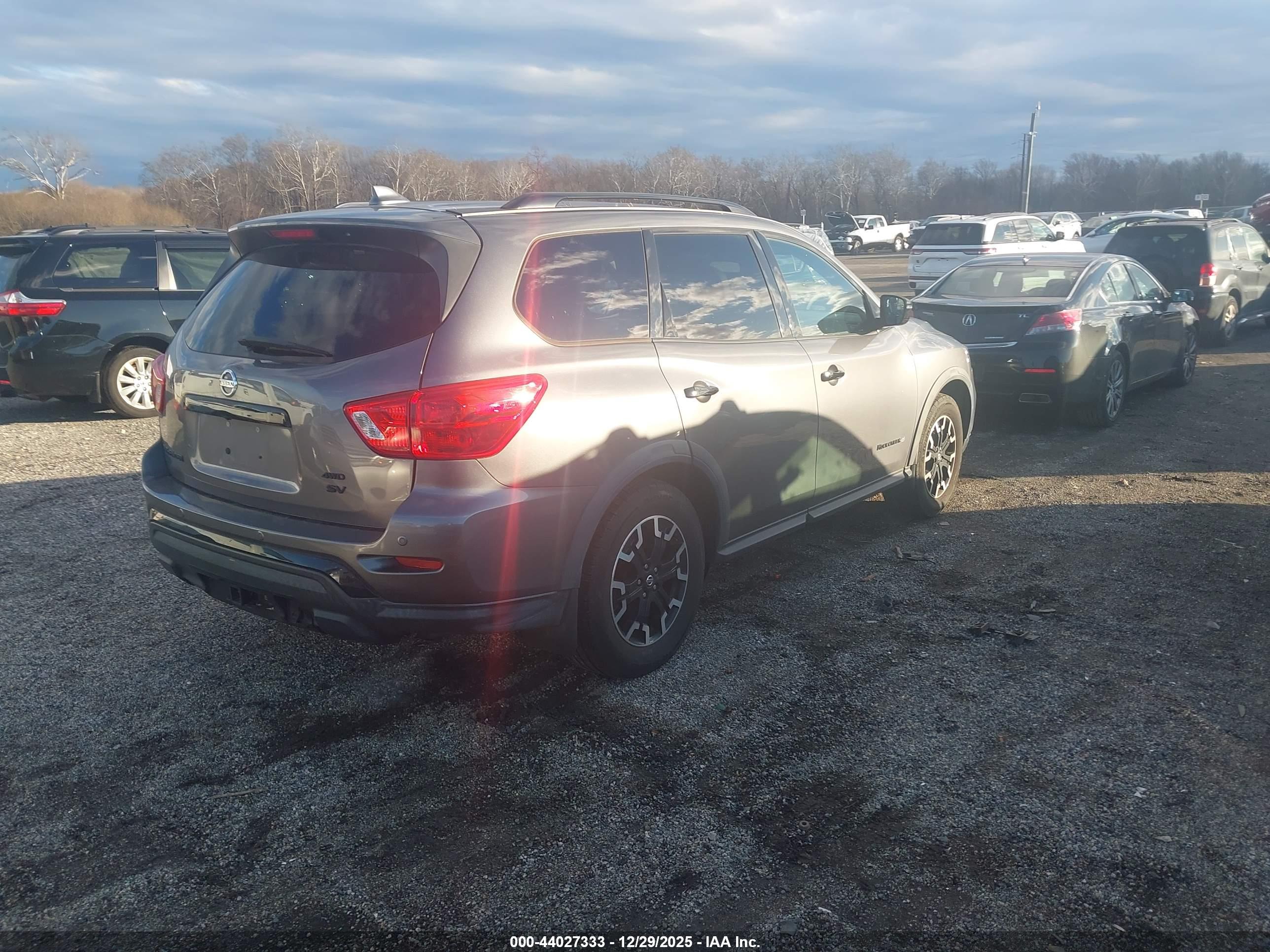 NISSAN PATHFINDER image 4