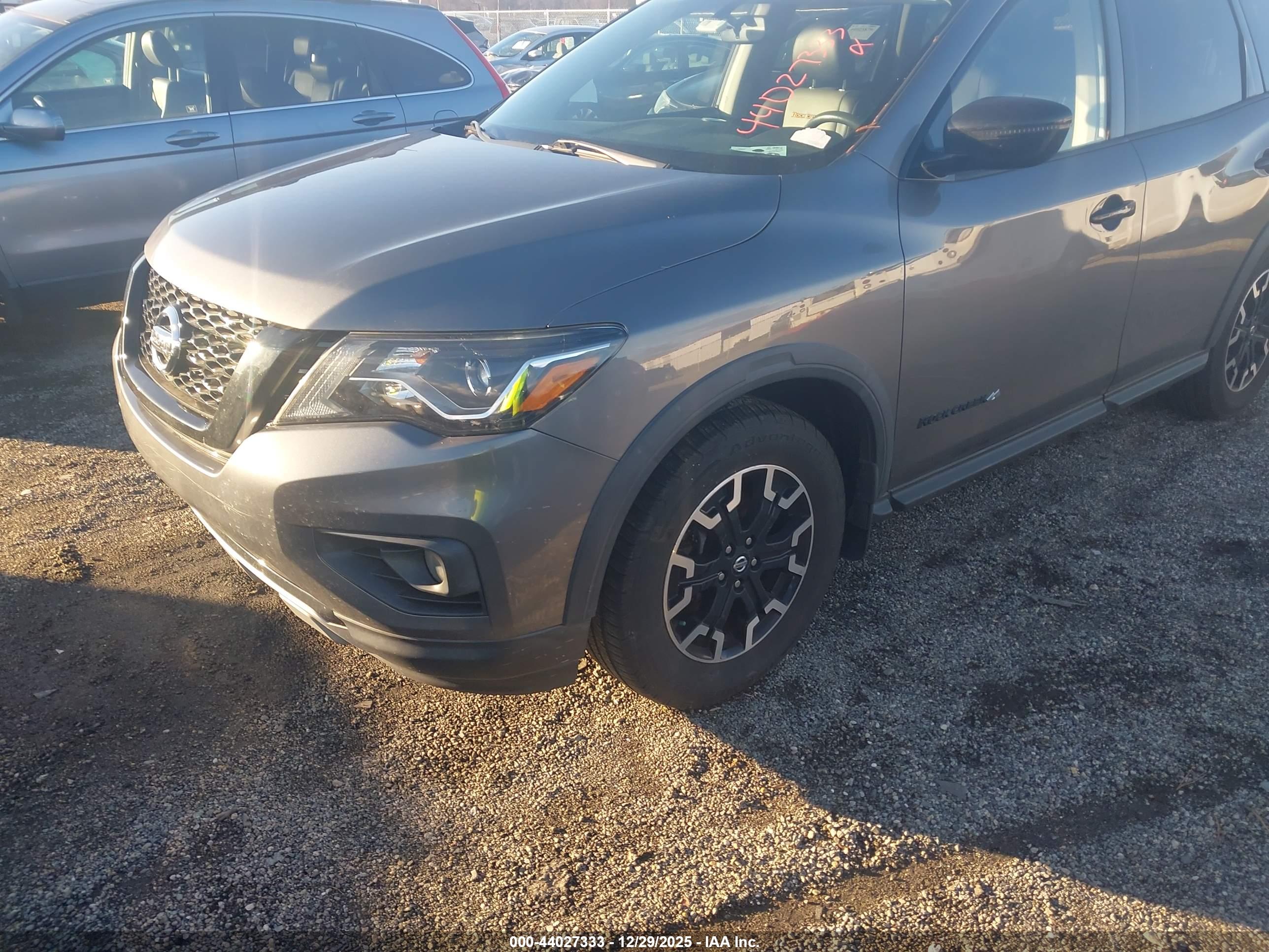 NISSAN PATHFINDER image 6