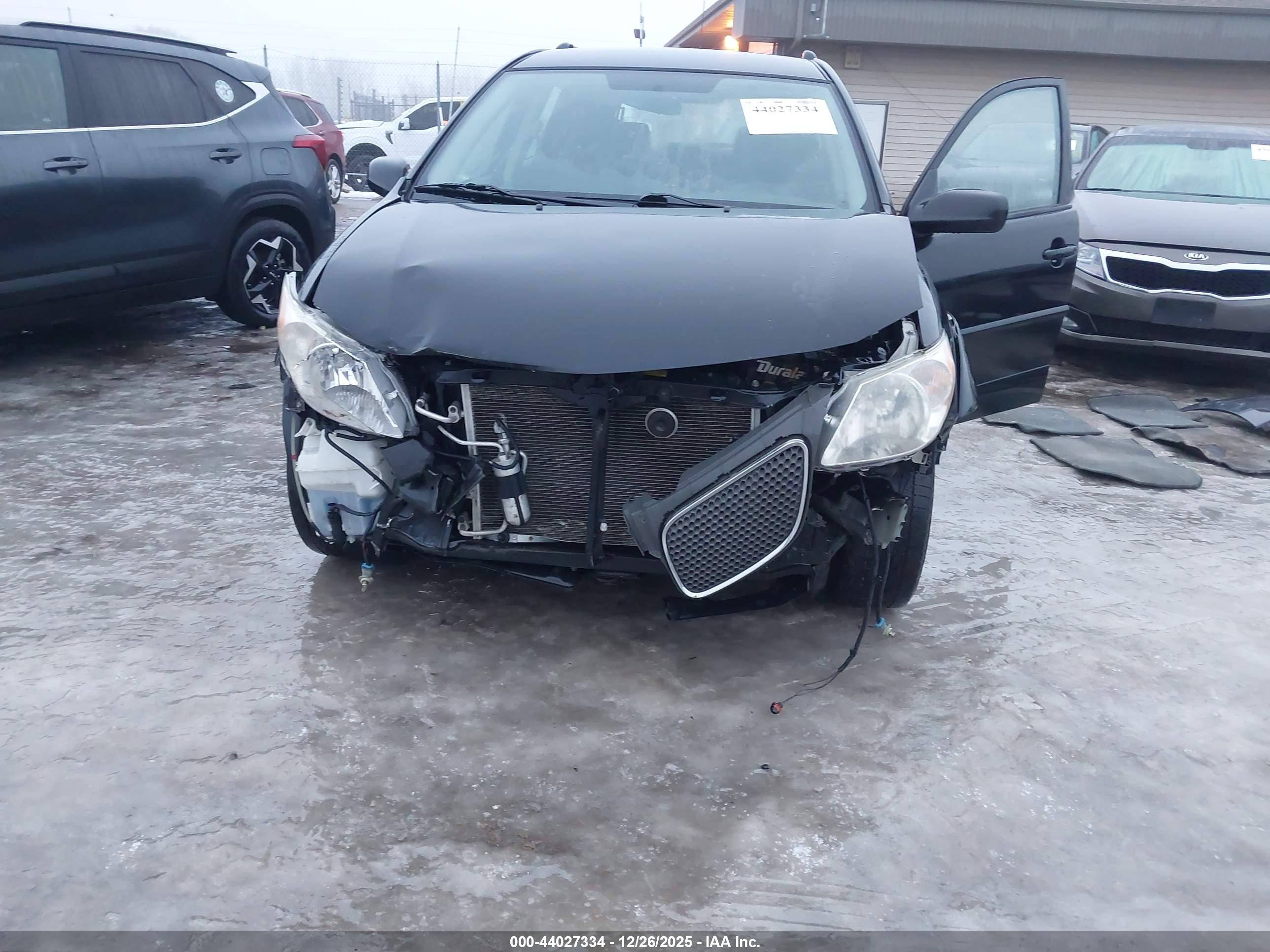 PONTIAC VIBE image 6