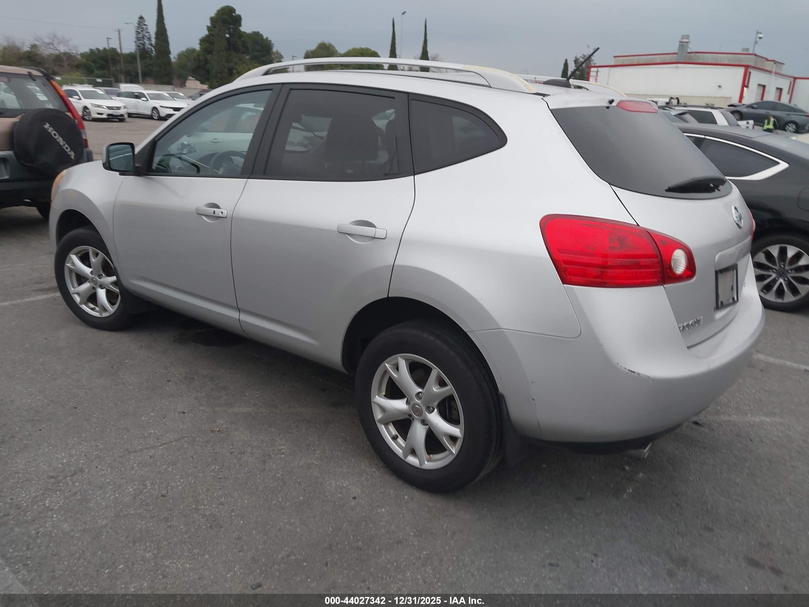 NISSAN ROGUE image 3