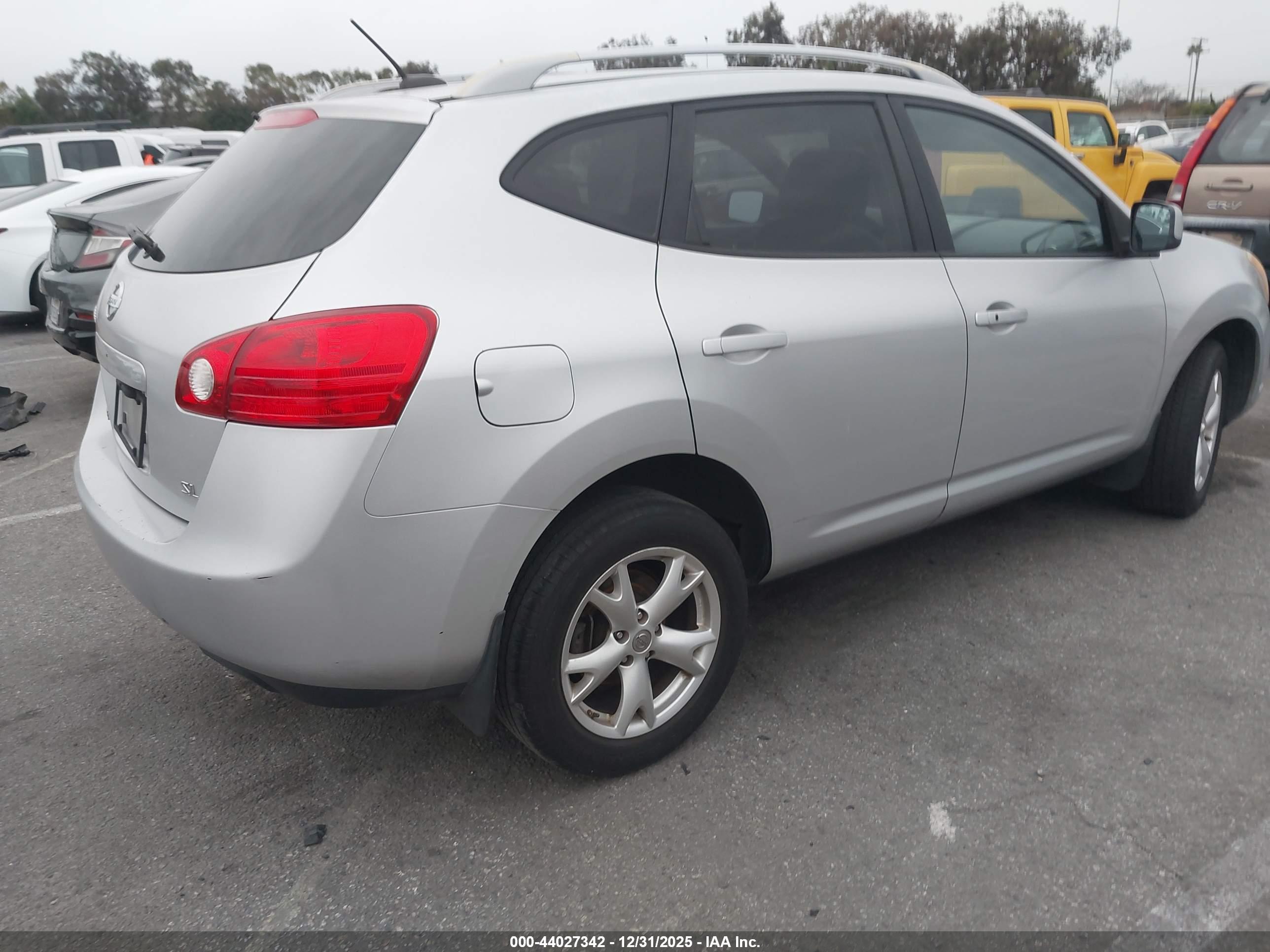 NISSAN ROGUE image 4