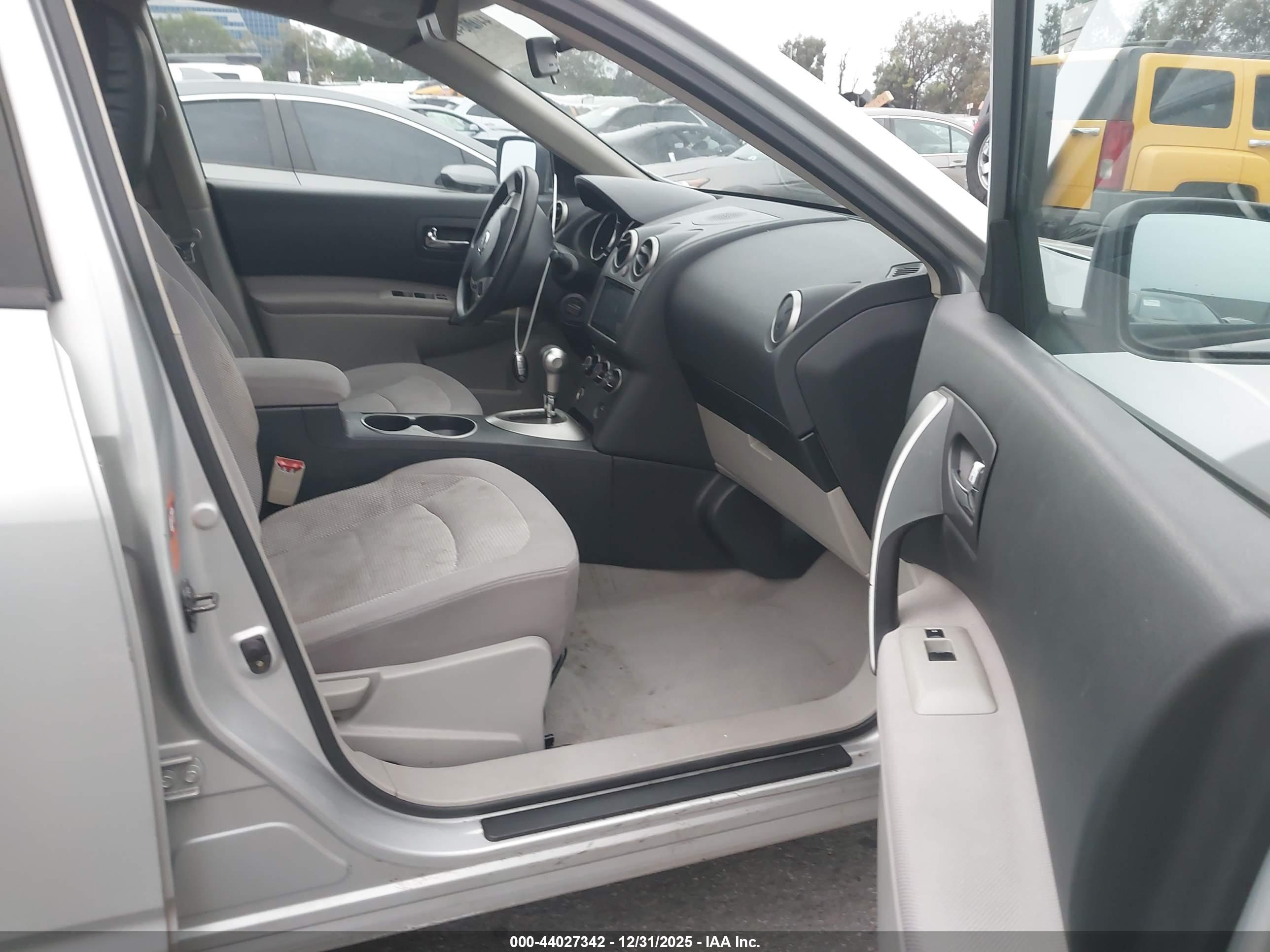 NISSAN ROGUE image 5