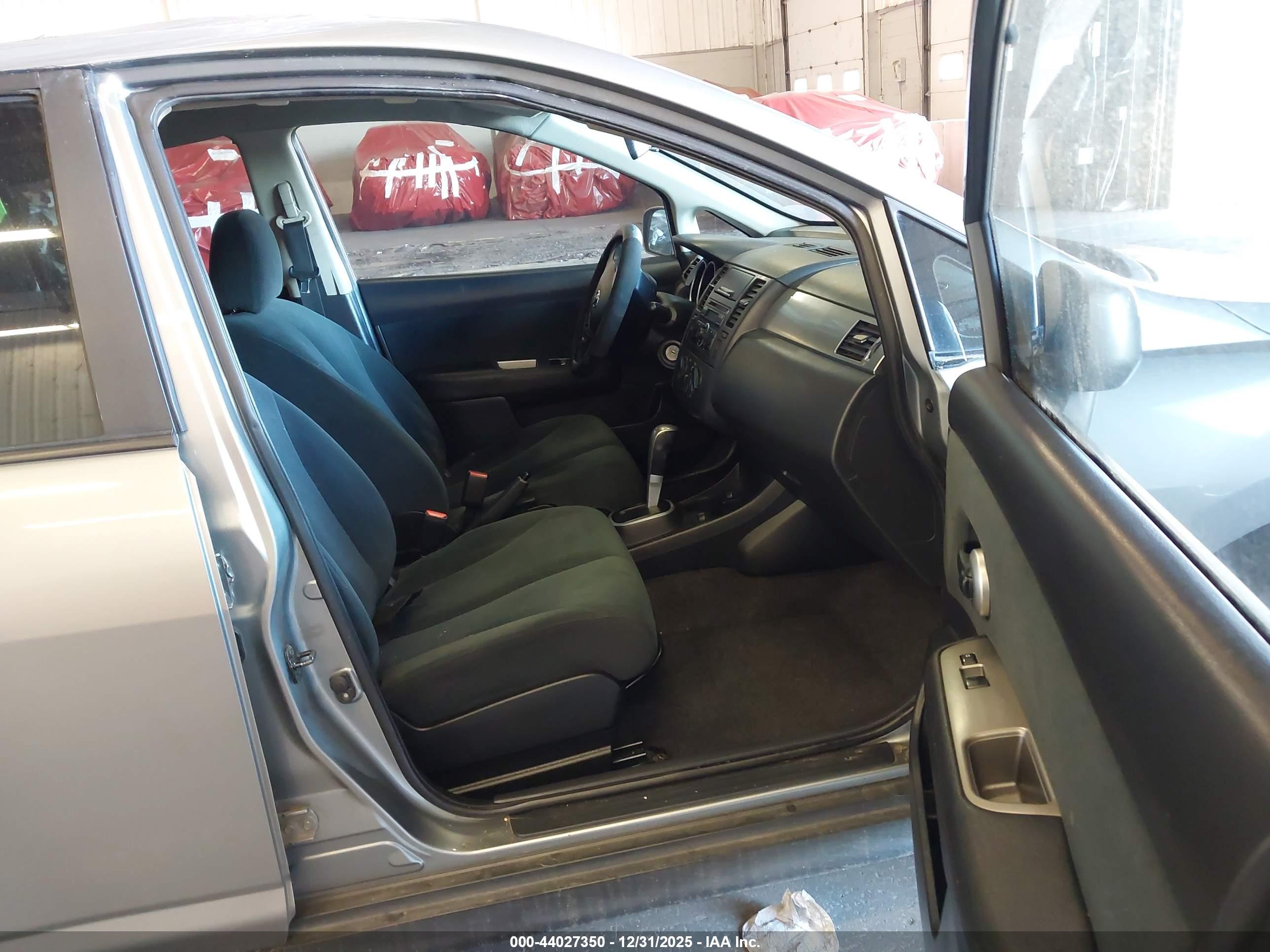 NISSAN VERSA image 5
