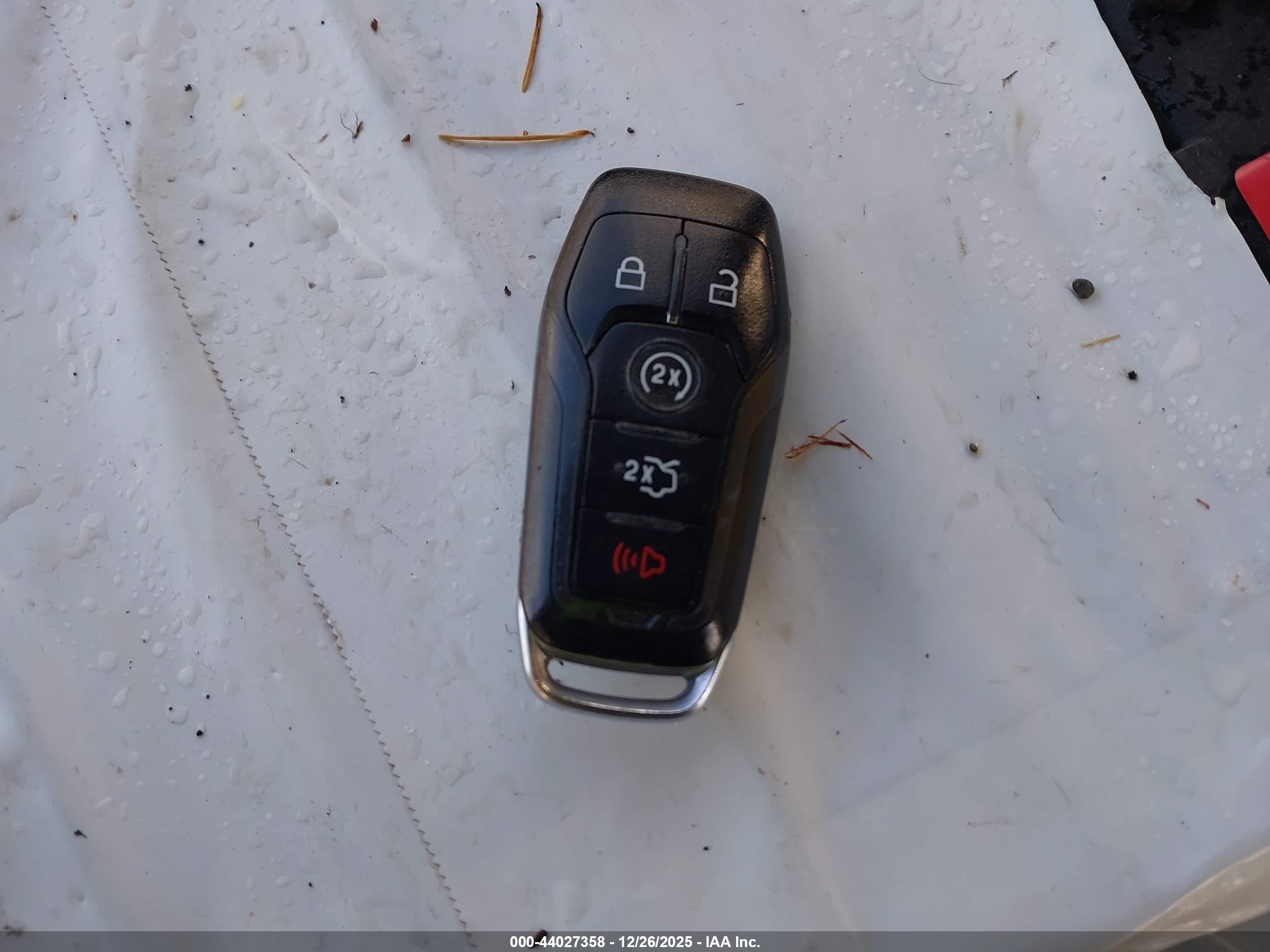 FORD FUSION image 11