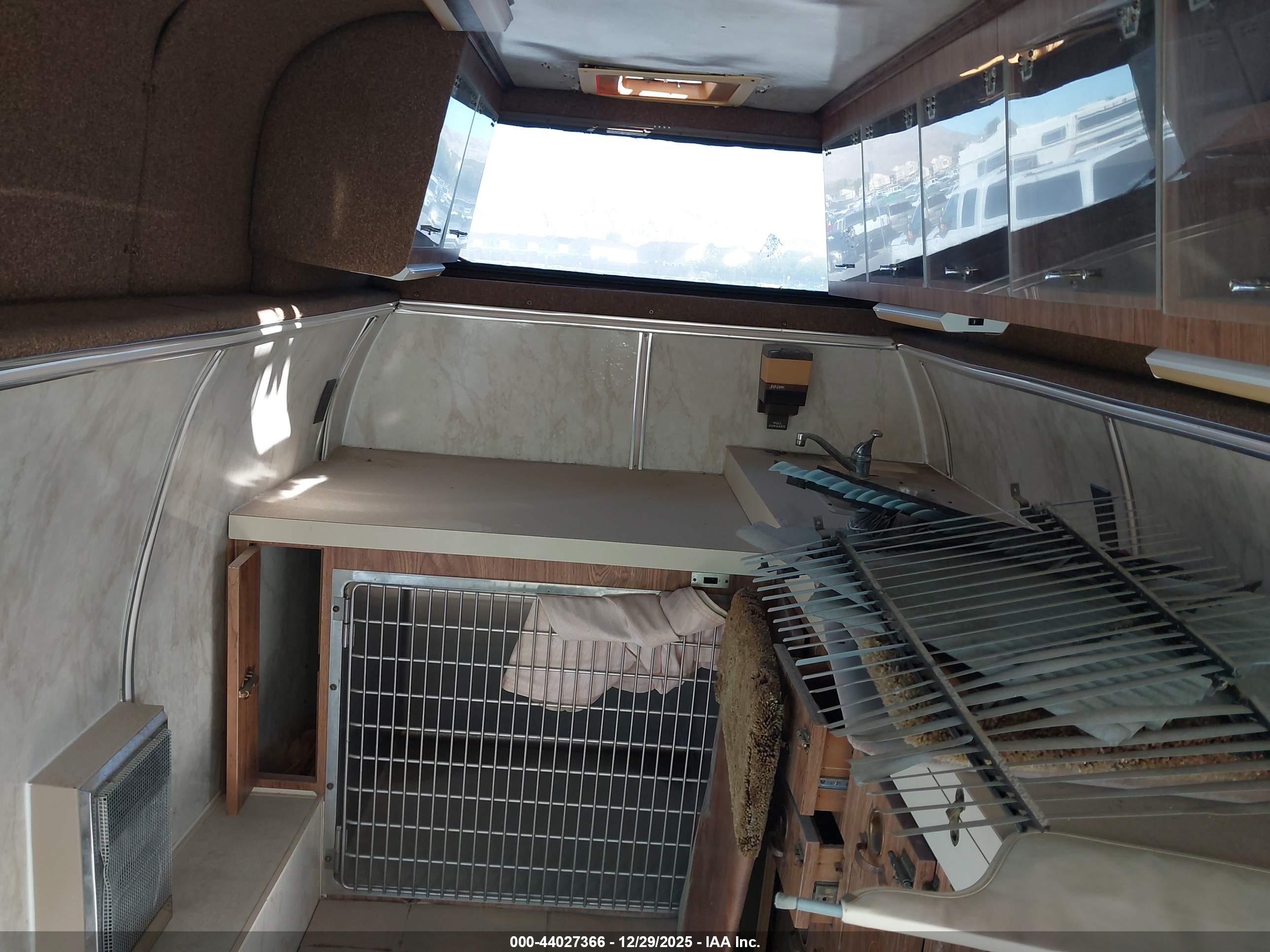 FORD ECONOLINE image 8