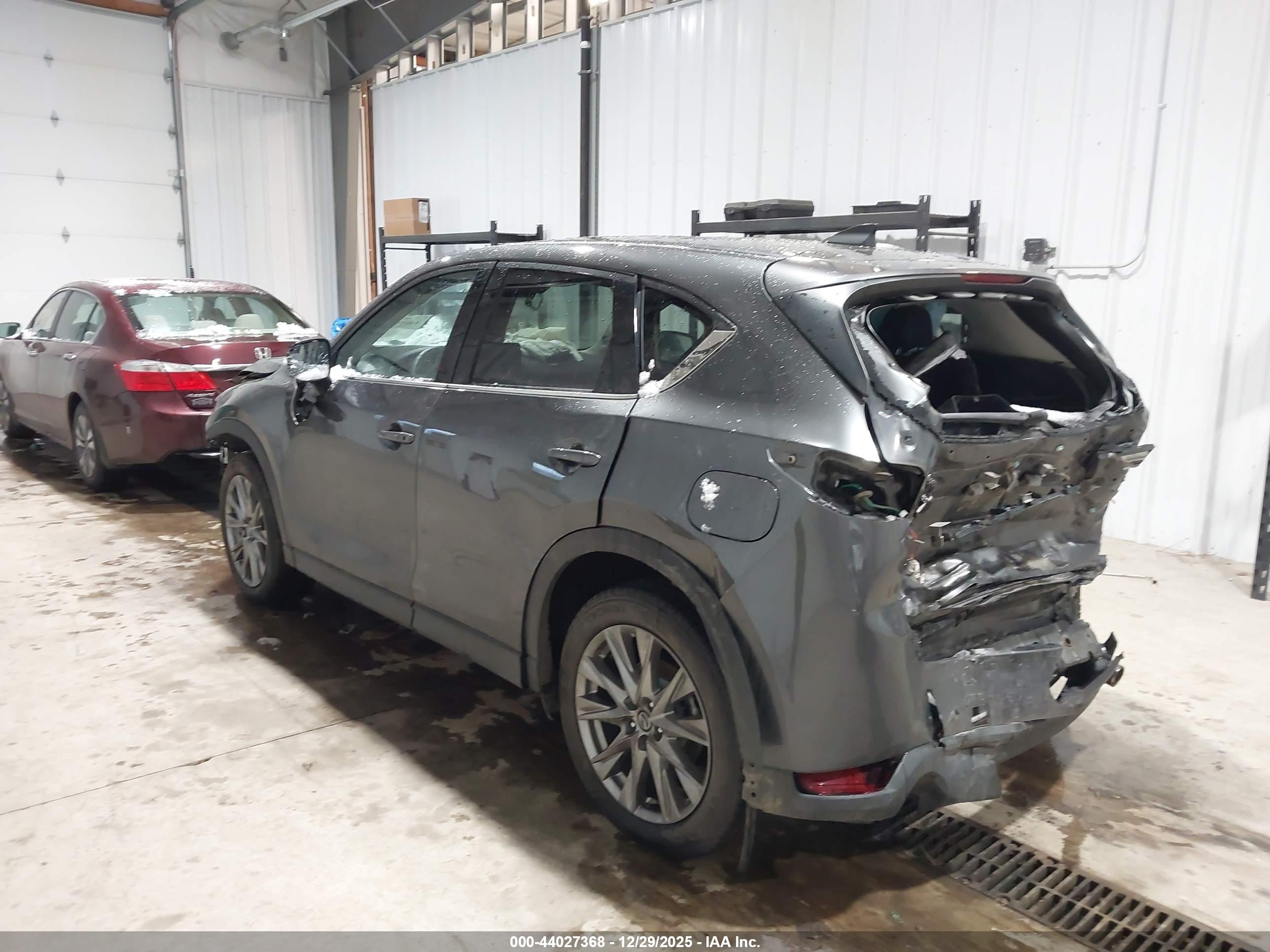 MAZDA CX-5 image 3