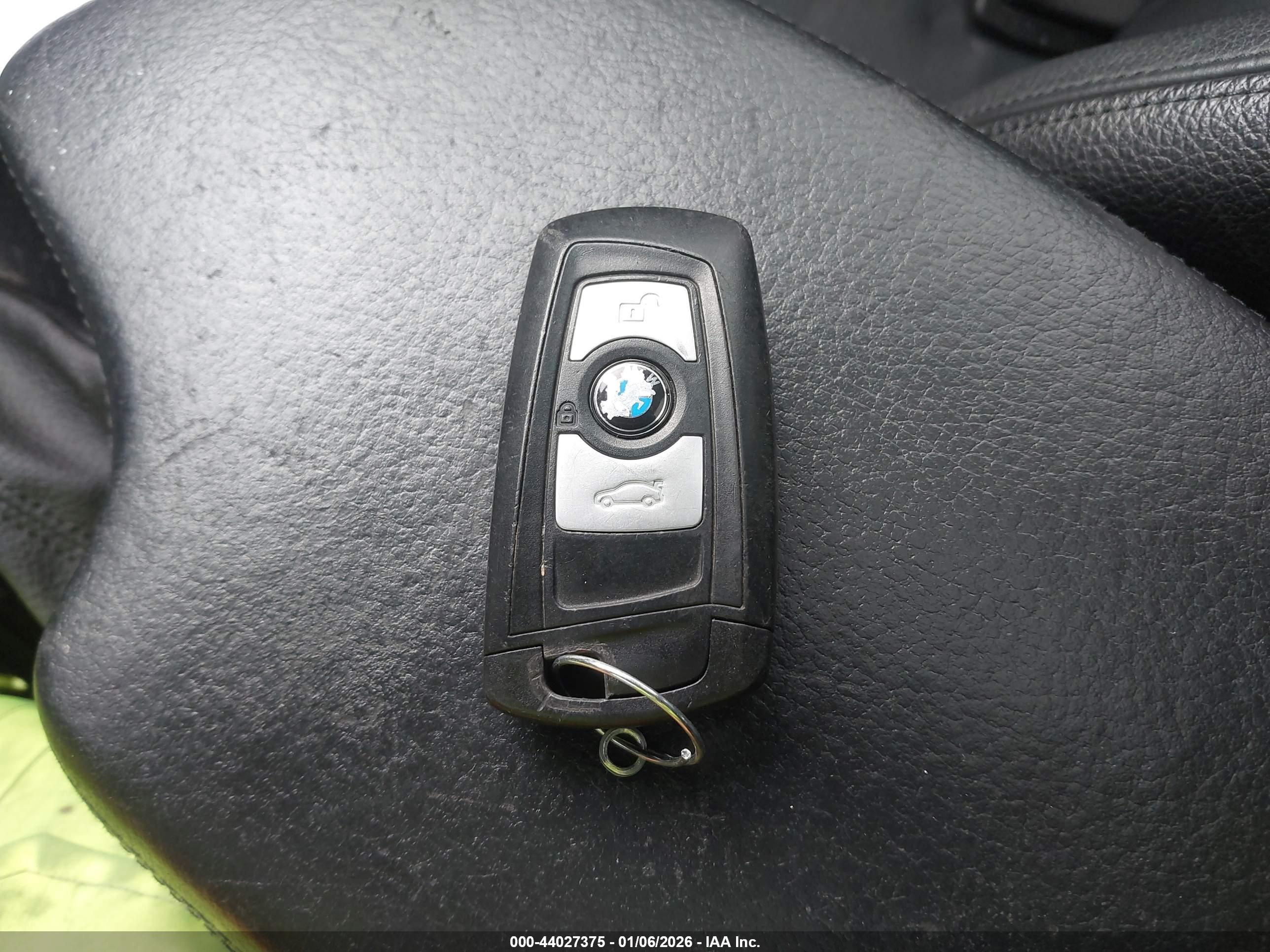 BMW 320I image 11