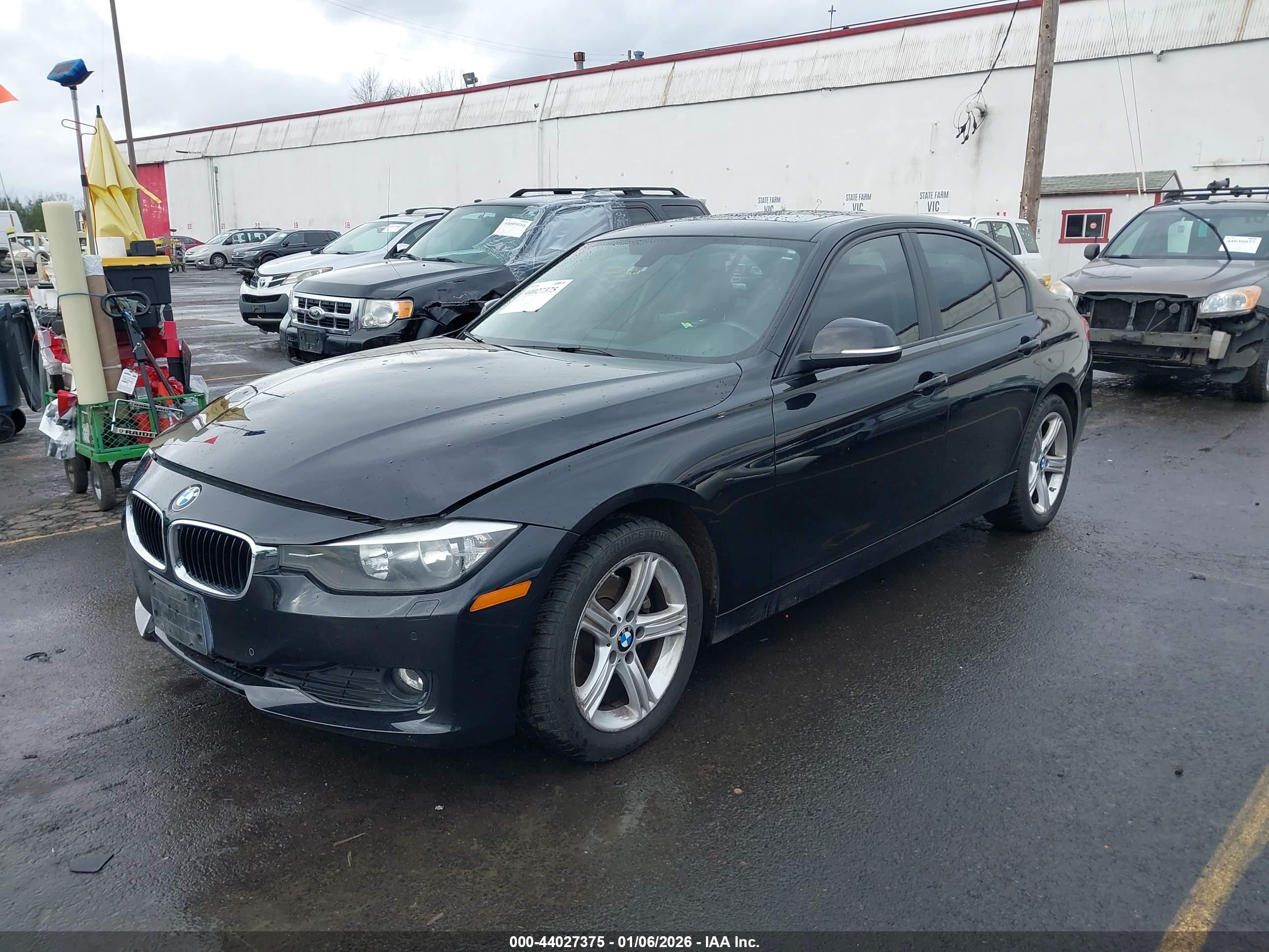 BMW 320I image 2
