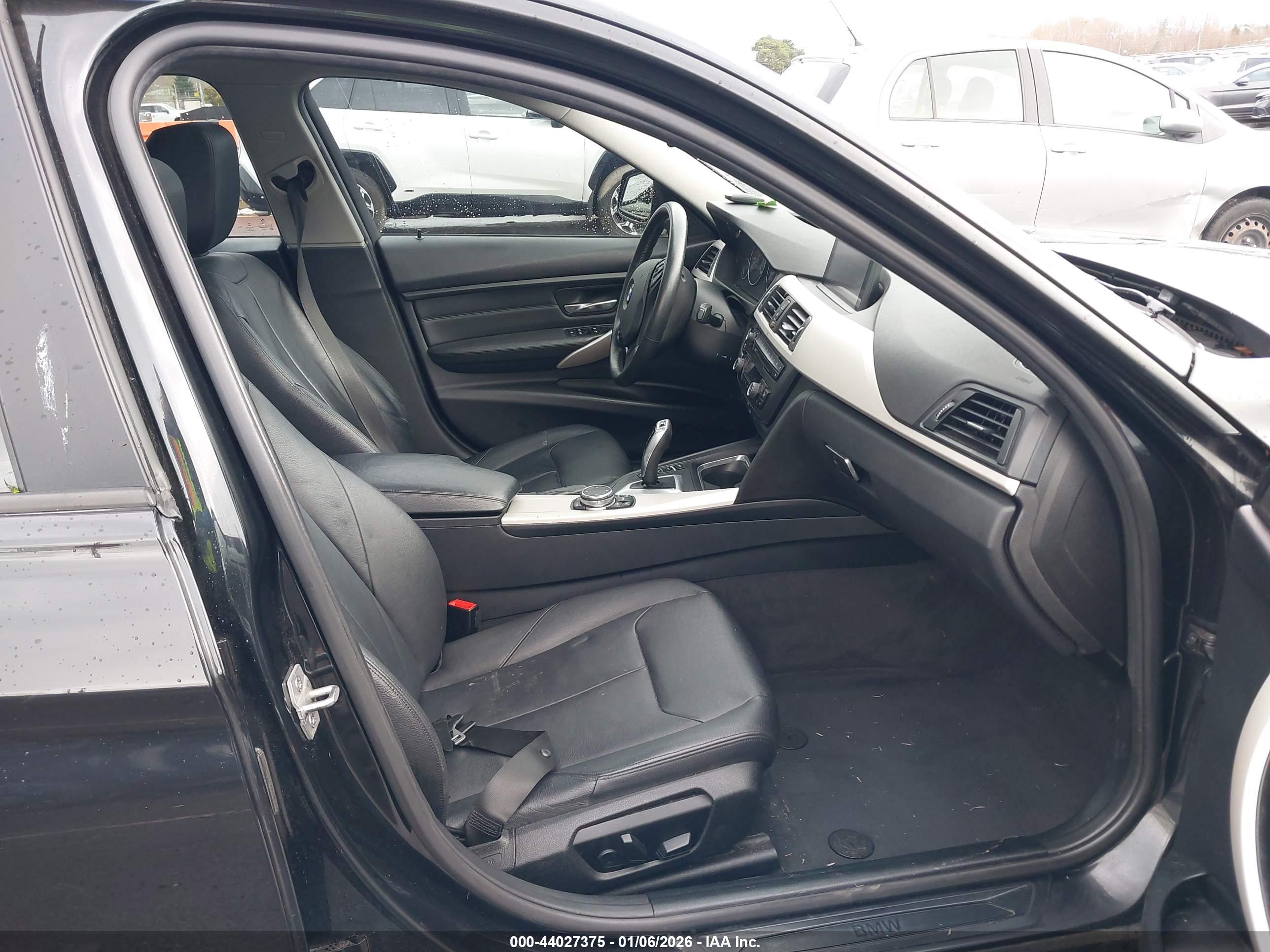 BMW 320I image 5