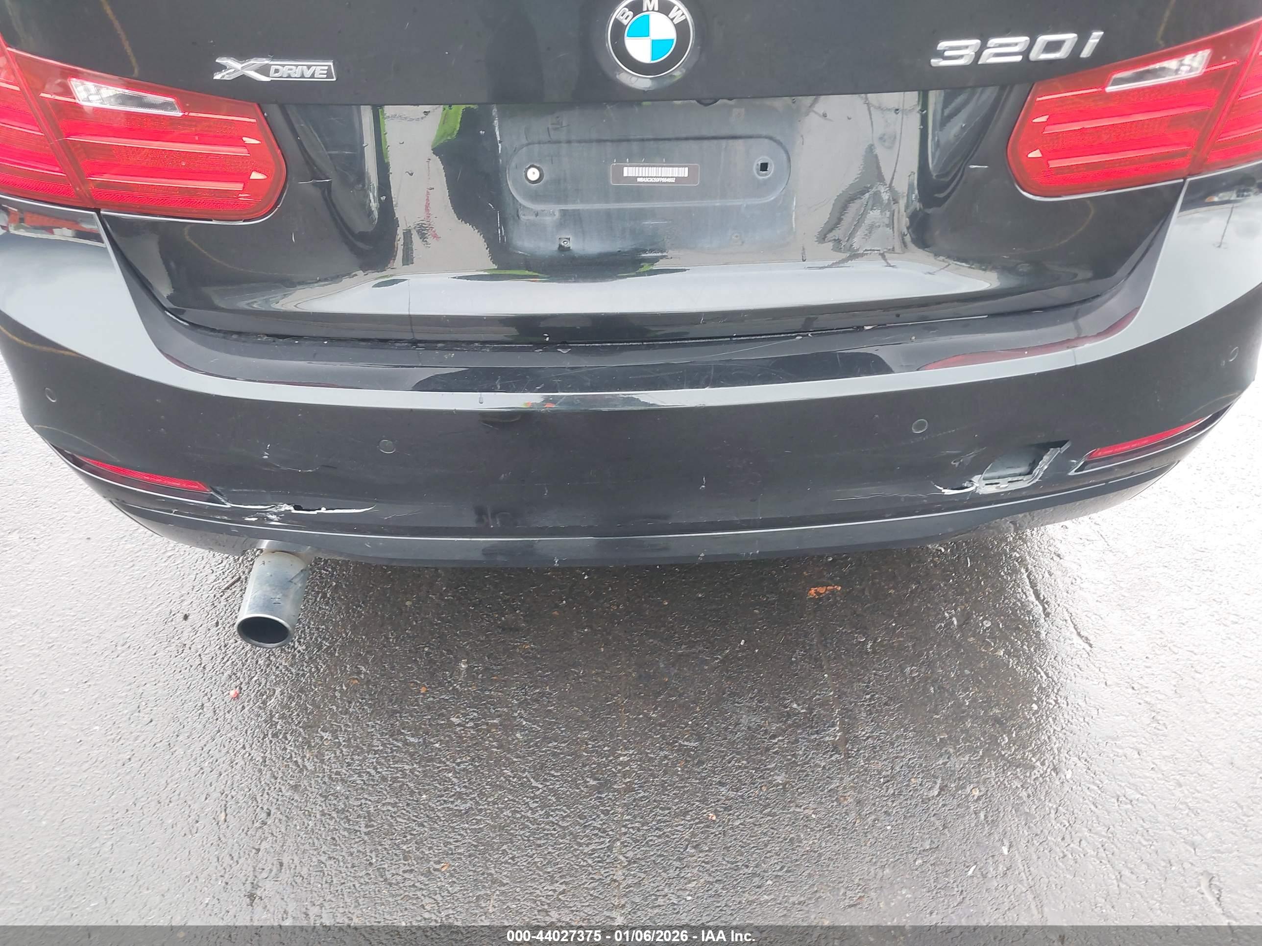 BMW 320I image 6