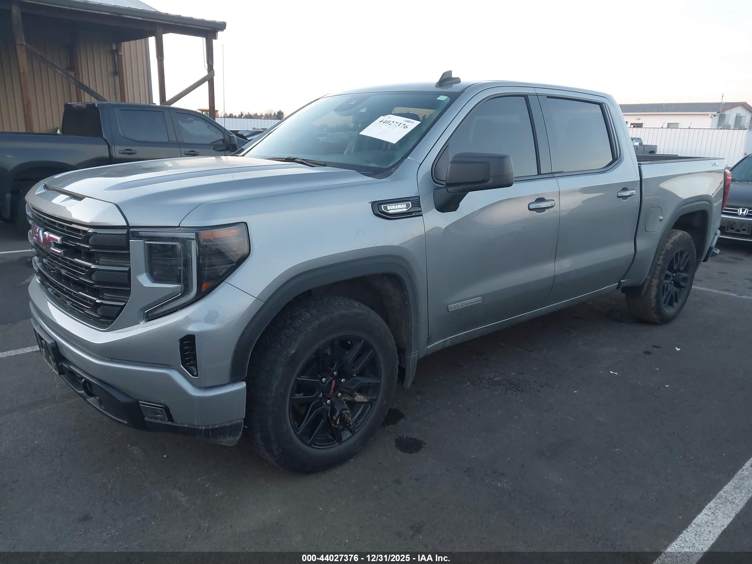 GMC SIERRA image 2