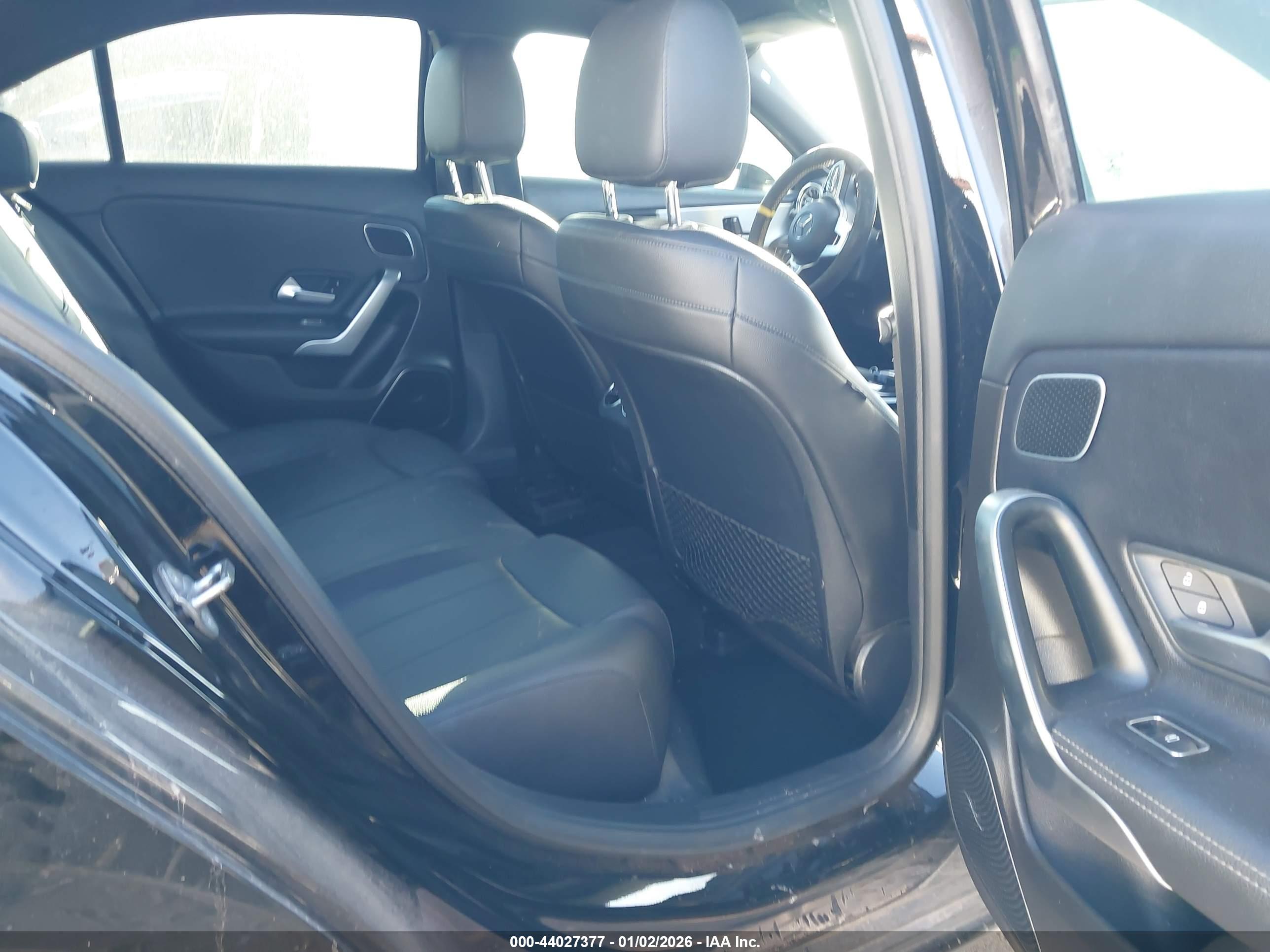 MERCEDES-BENZ A image 8