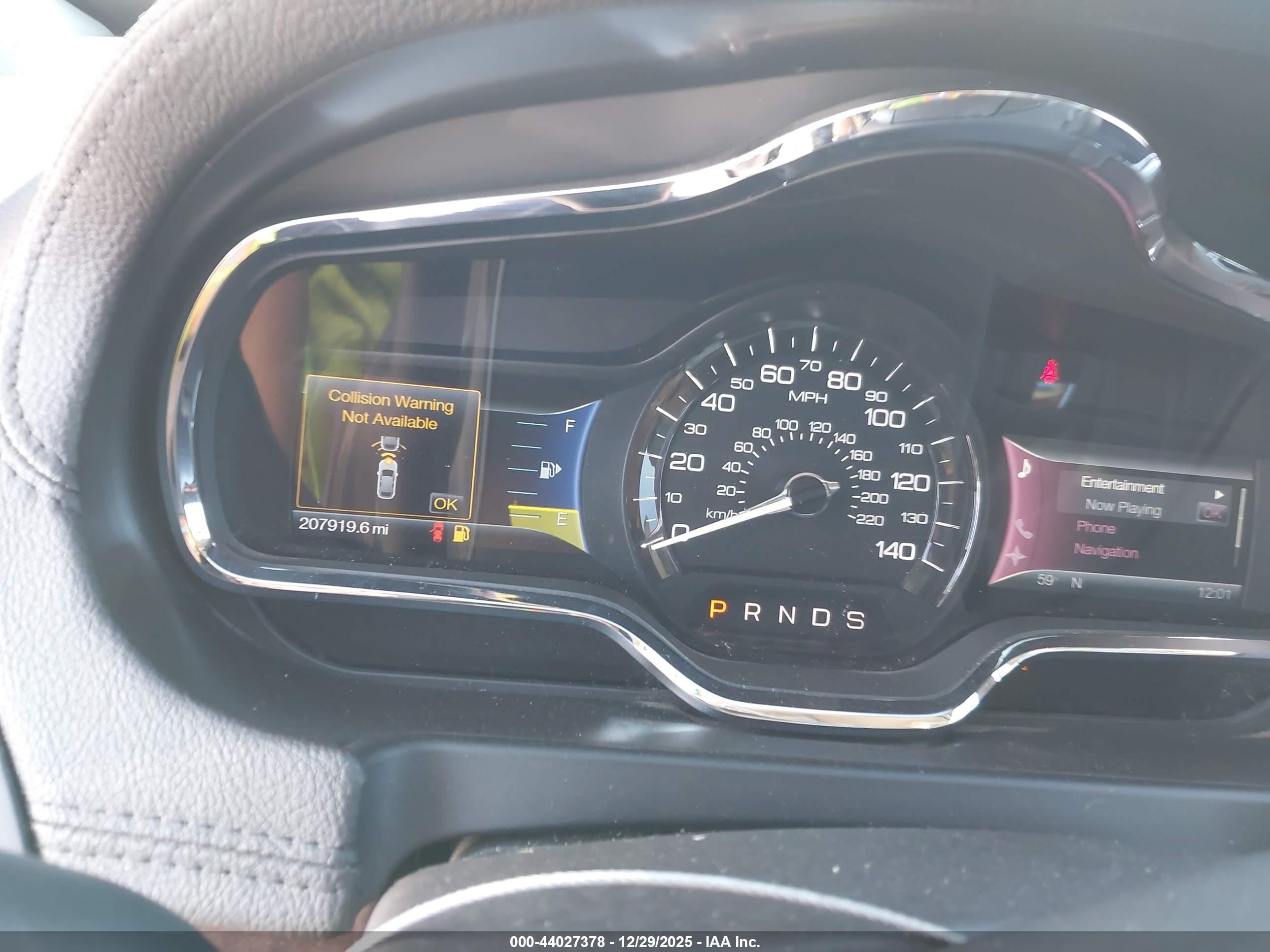 LINCOLN MKT image 7