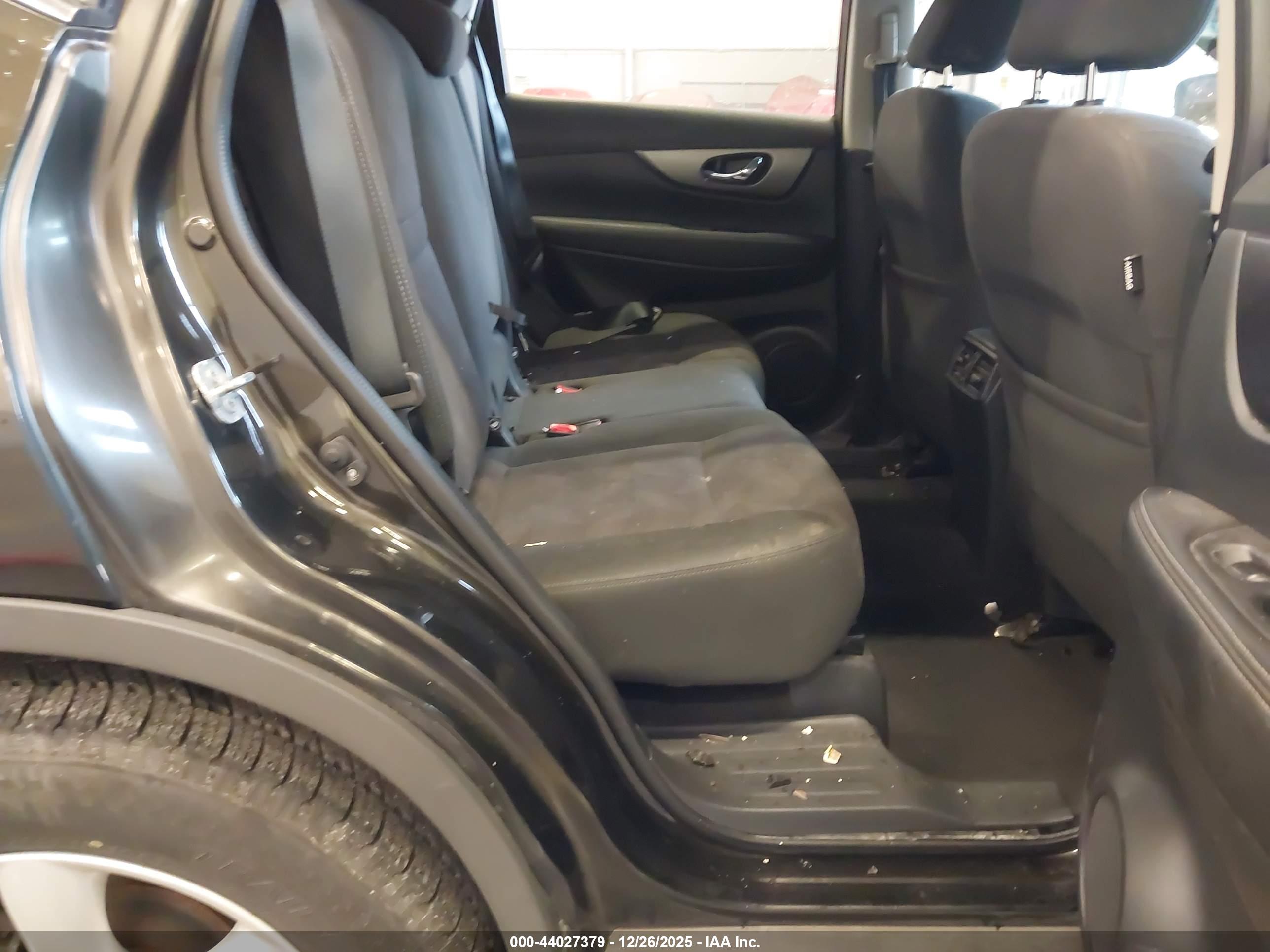 NISSAN ROGUE image 8
