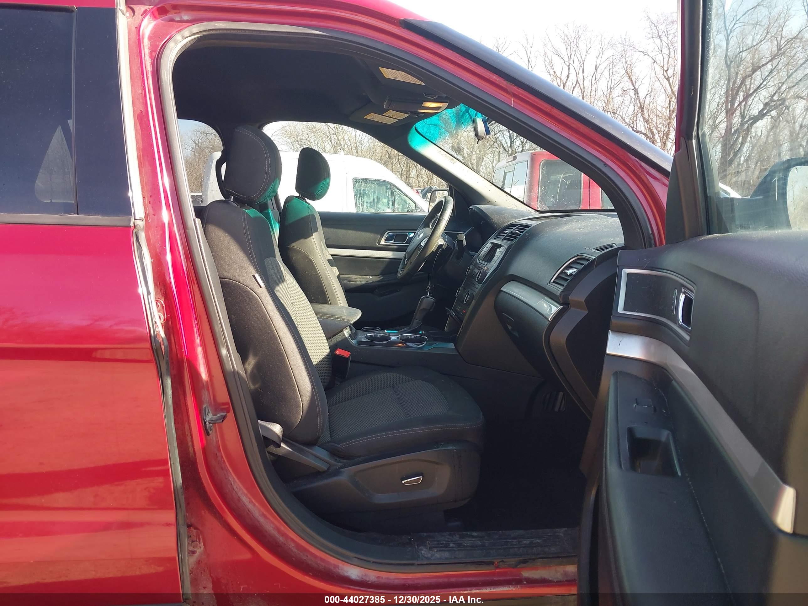 FORD EXPLORER image 5