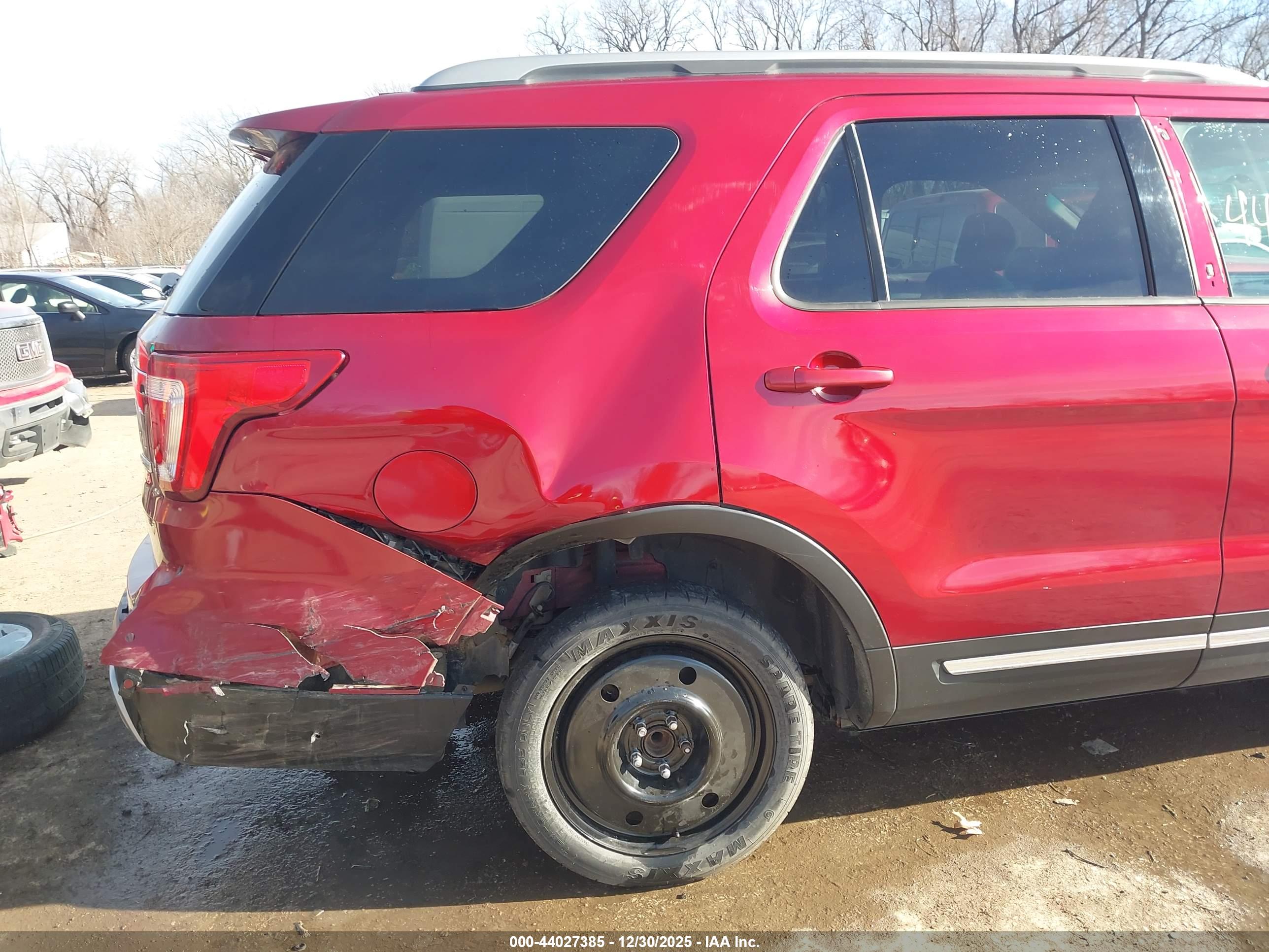 FORD EXPLORER image 6