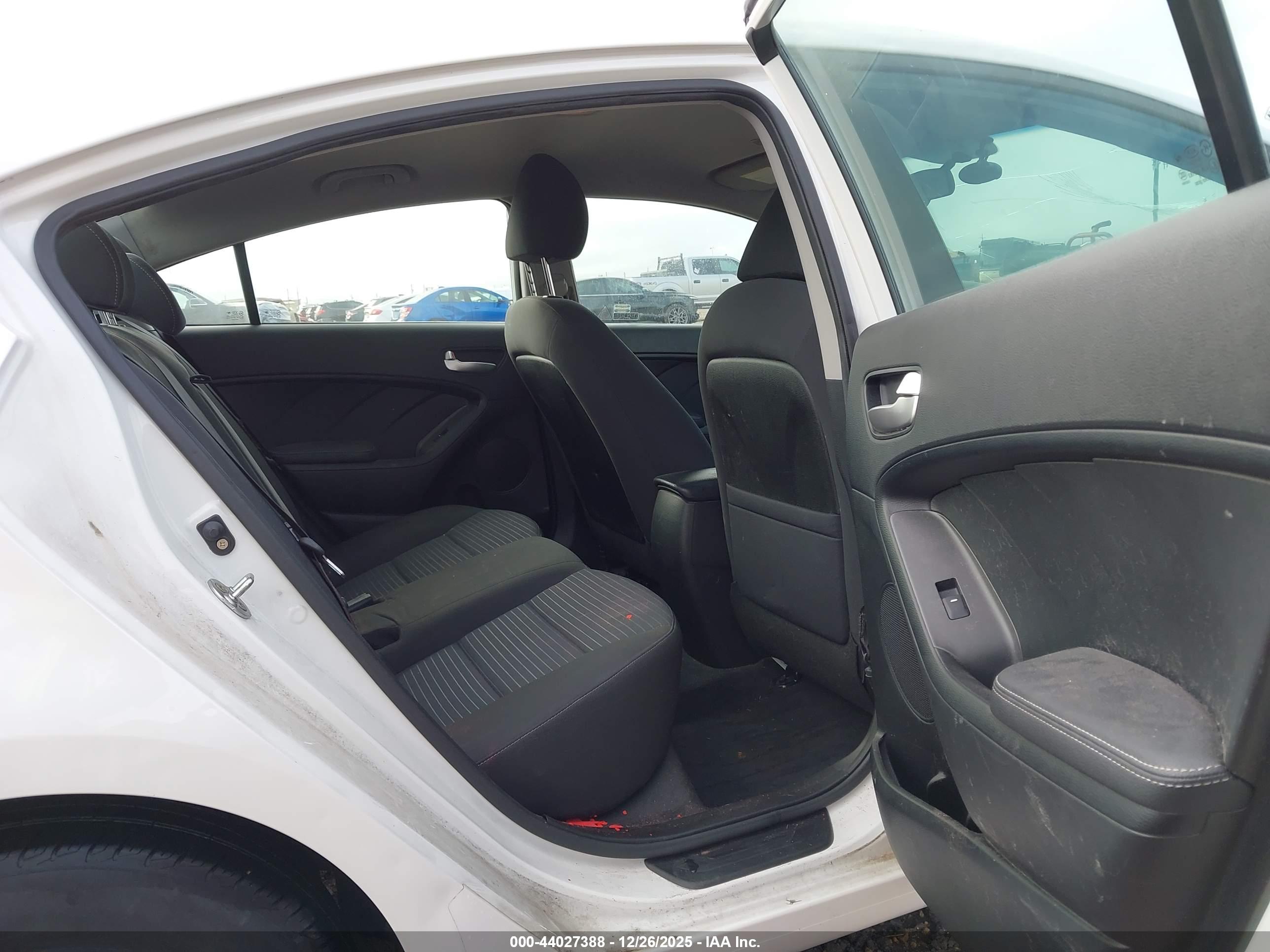 KIA FORTE image 8