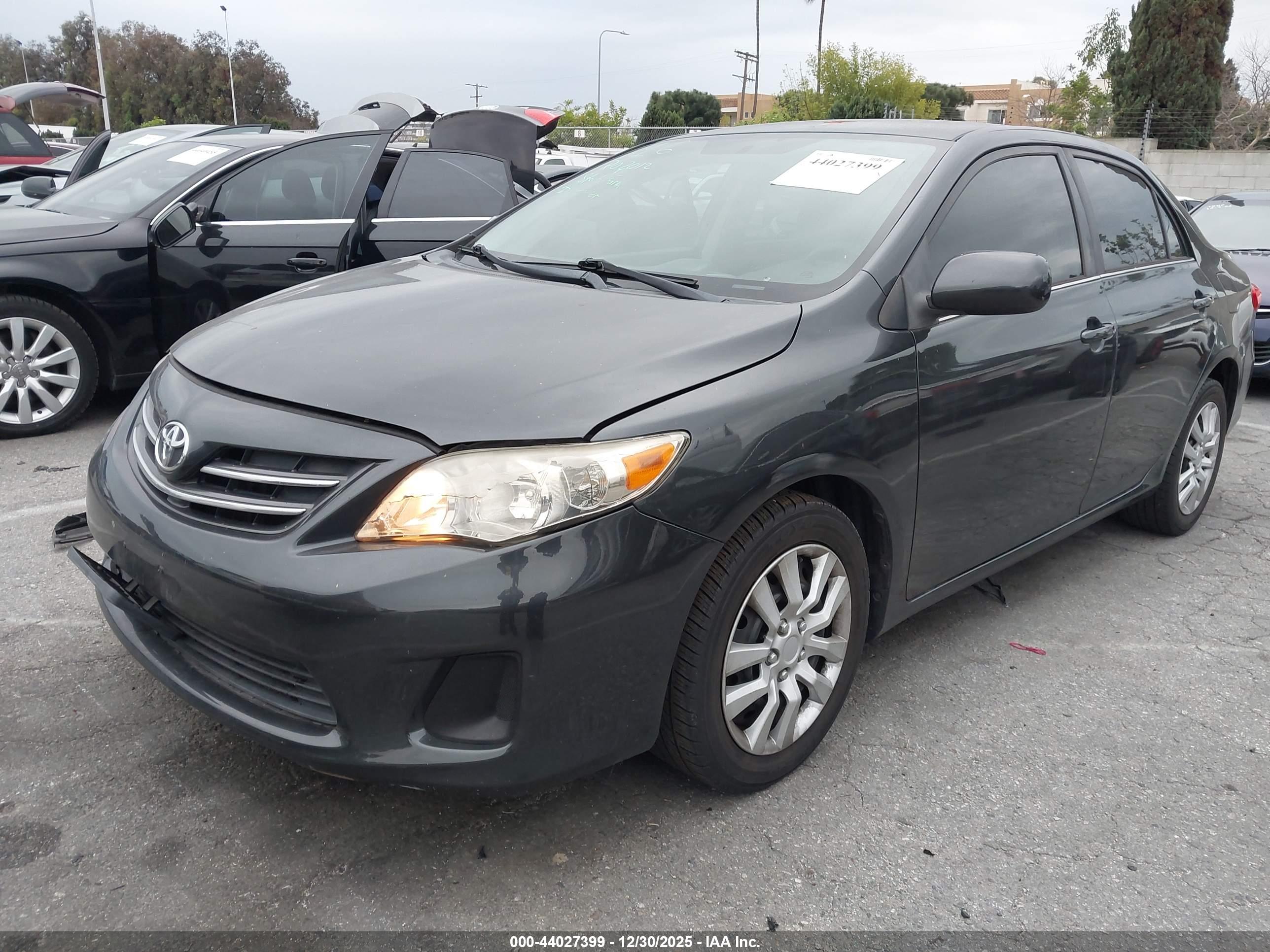 TOYOTA COROLLA image 2