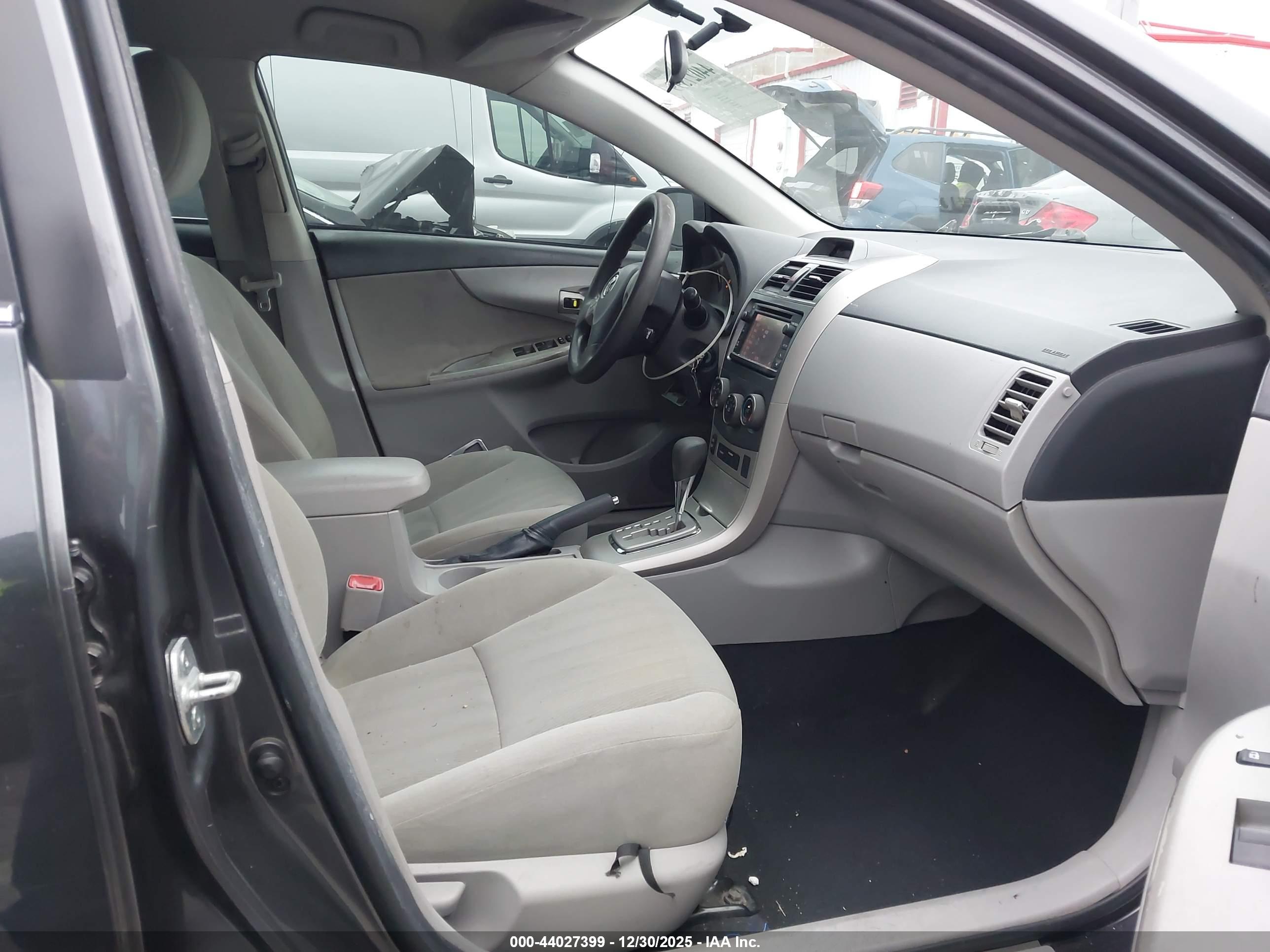 TOYOTA COROLLA image 5
