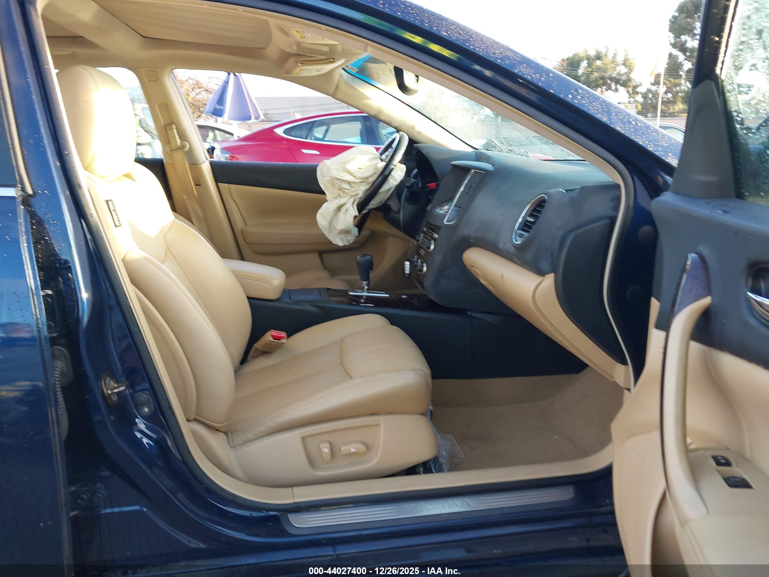 NISSAN MAXIMA image 5