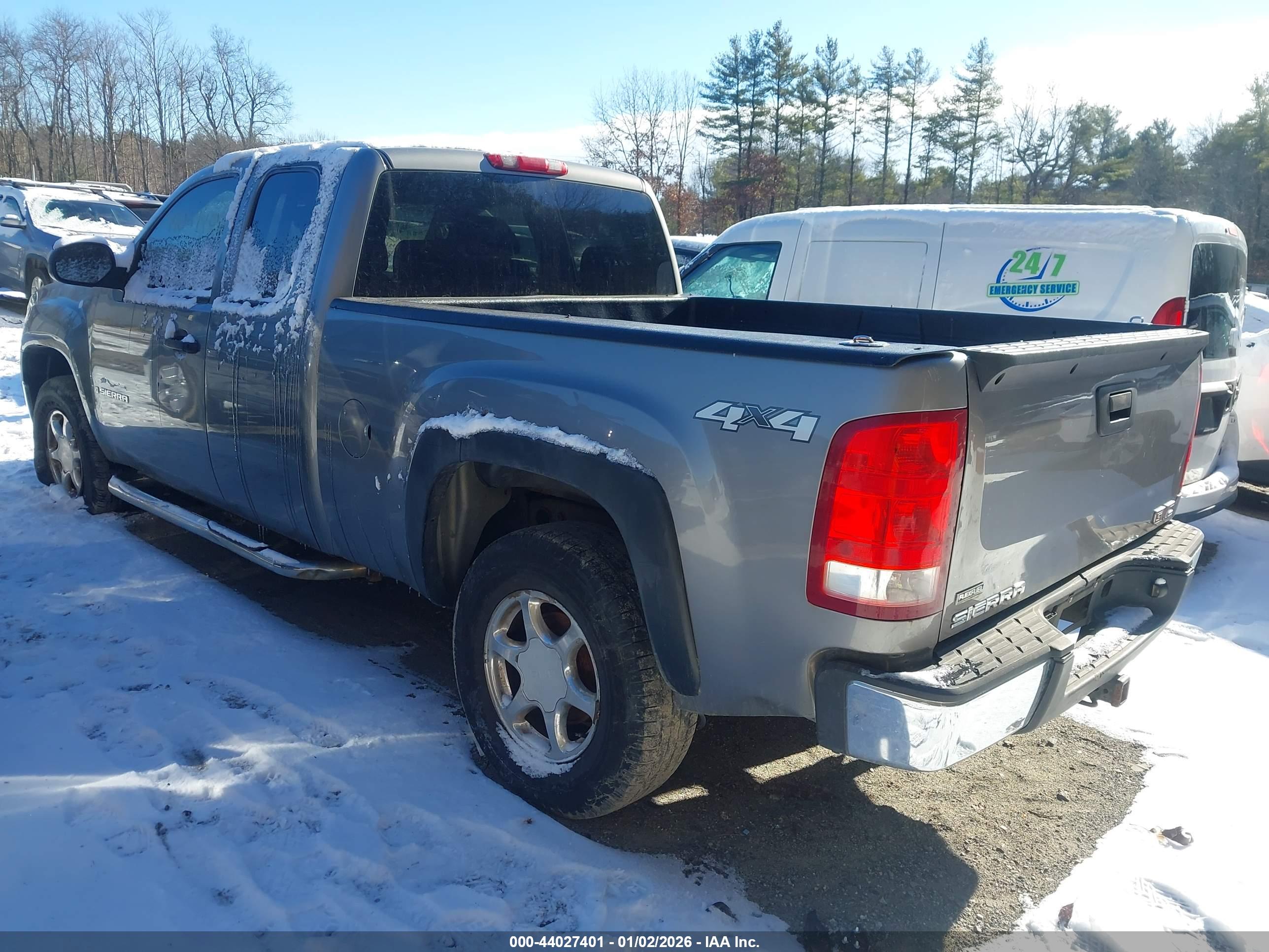 GMC SIERRA image 3