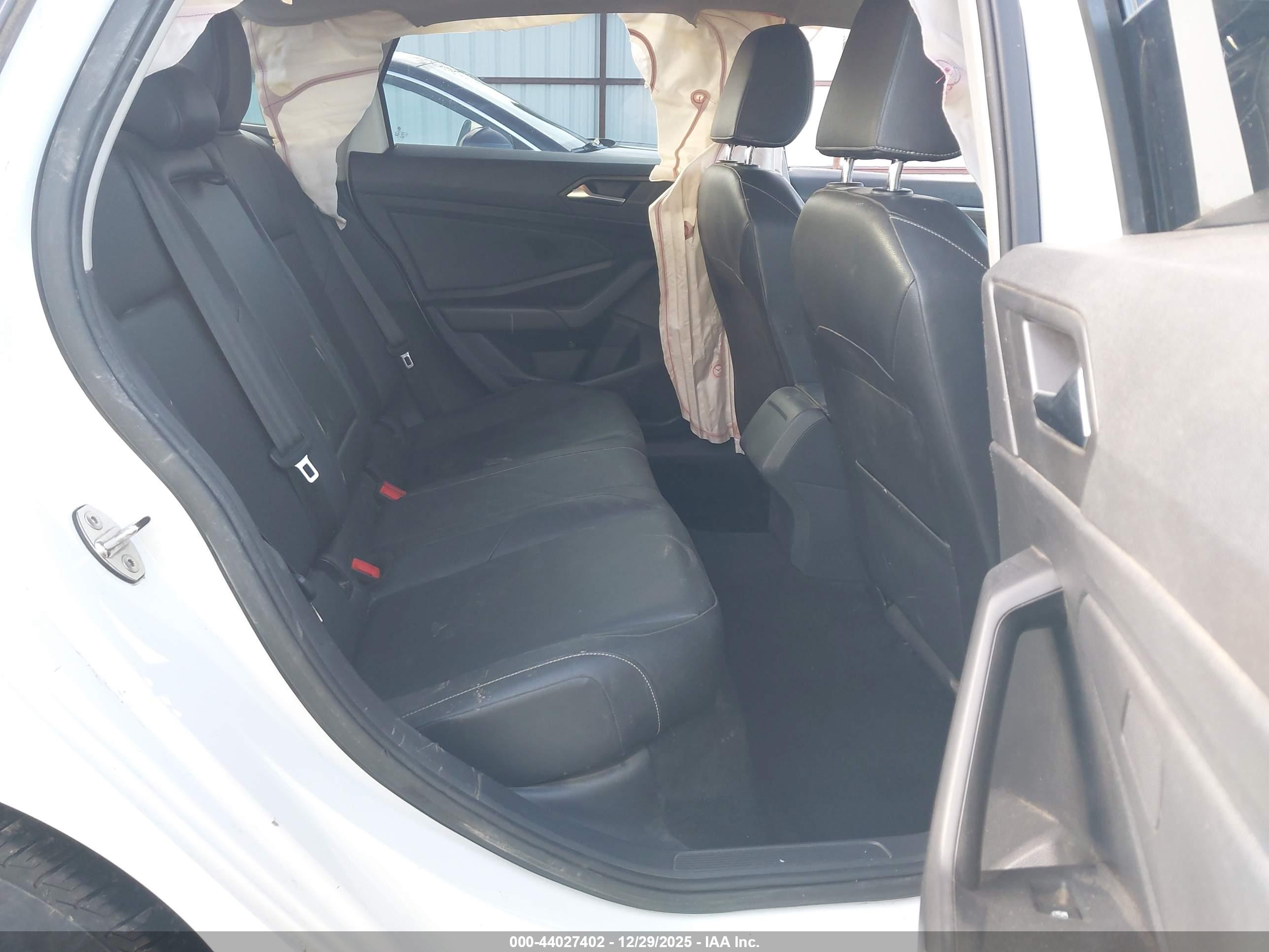 VOLKSWAGEN JETTA image 8