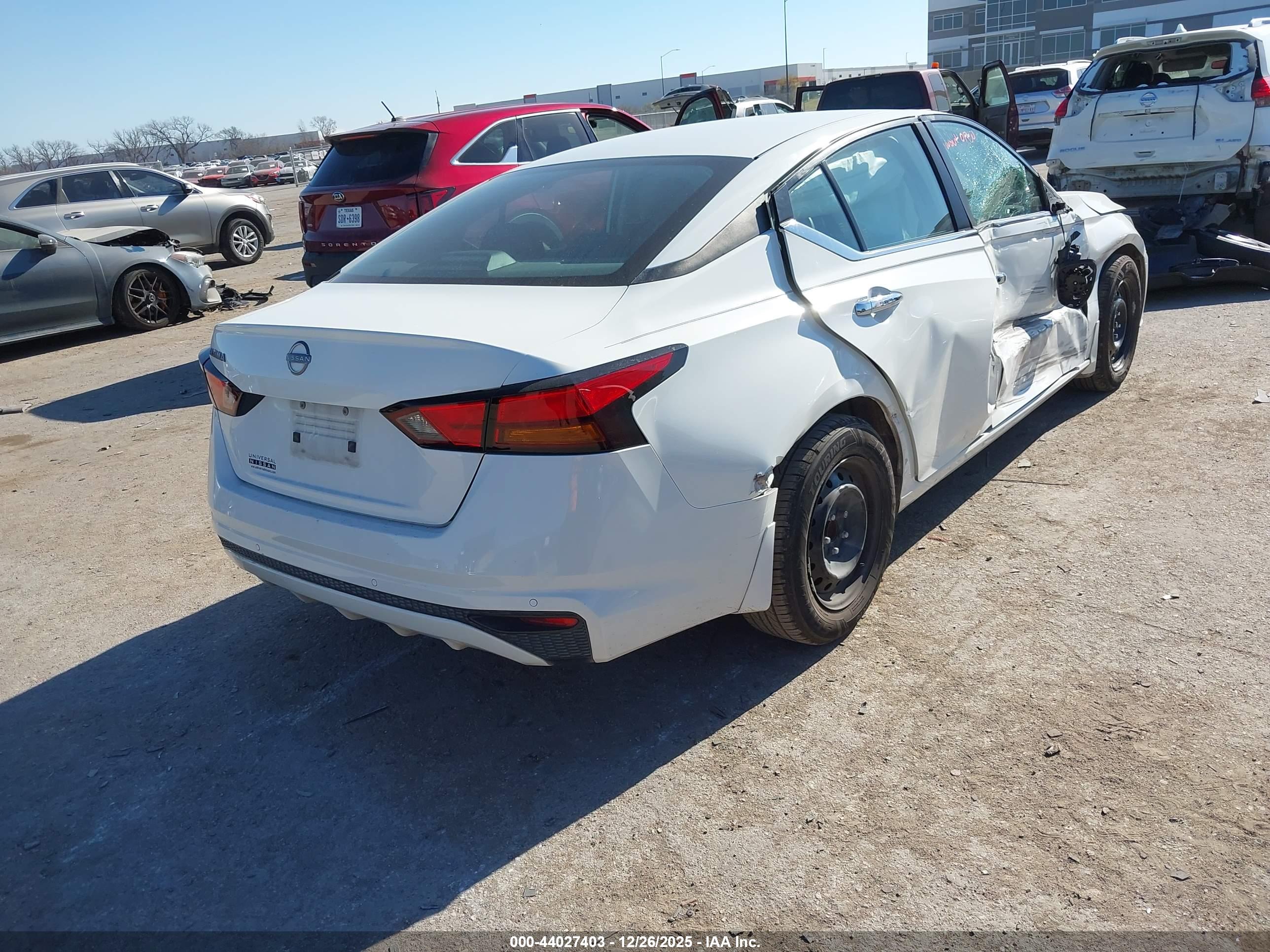 NISSAN ALTIMA image 4