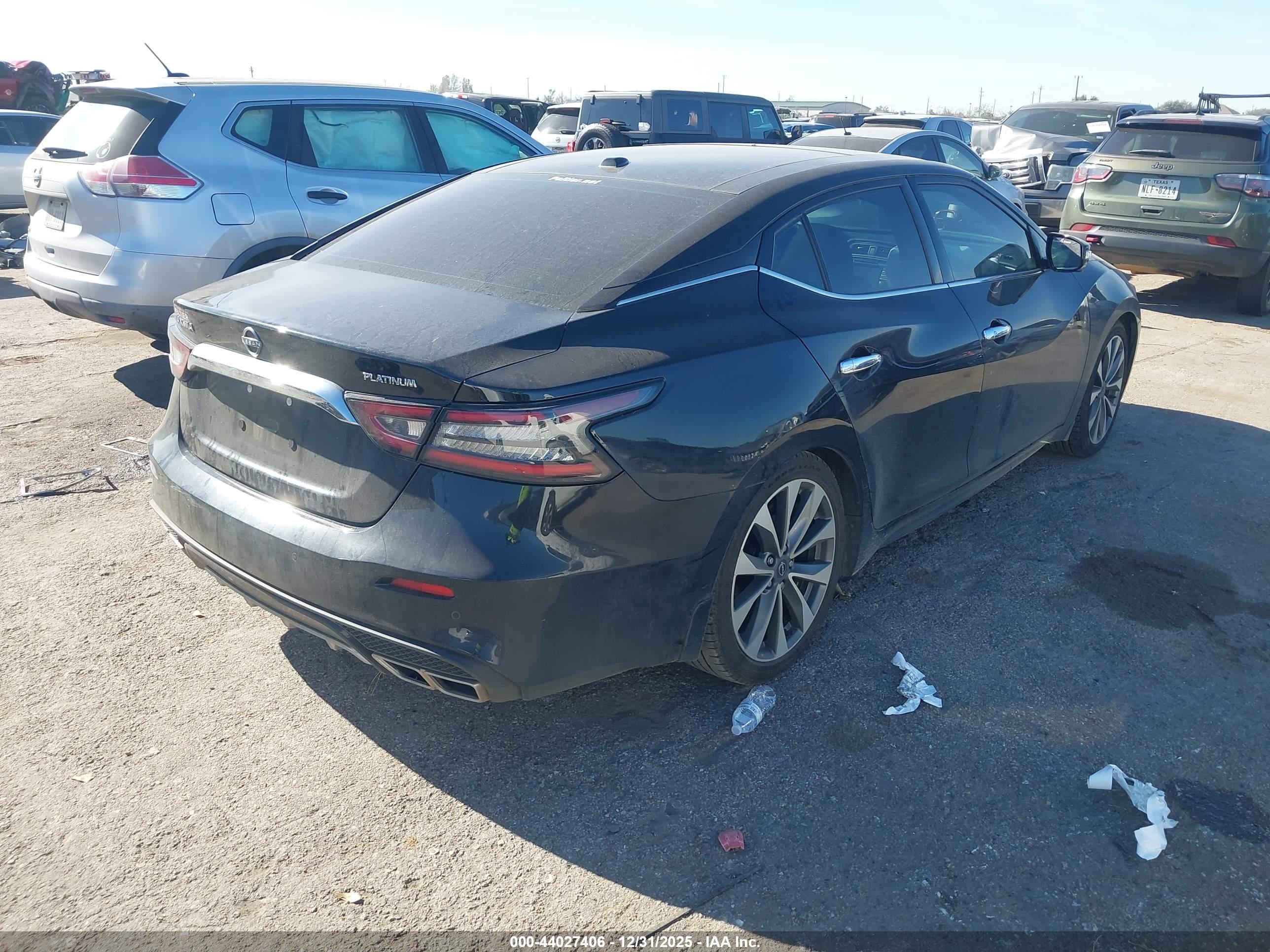 NISSAN MAXIMA image 4