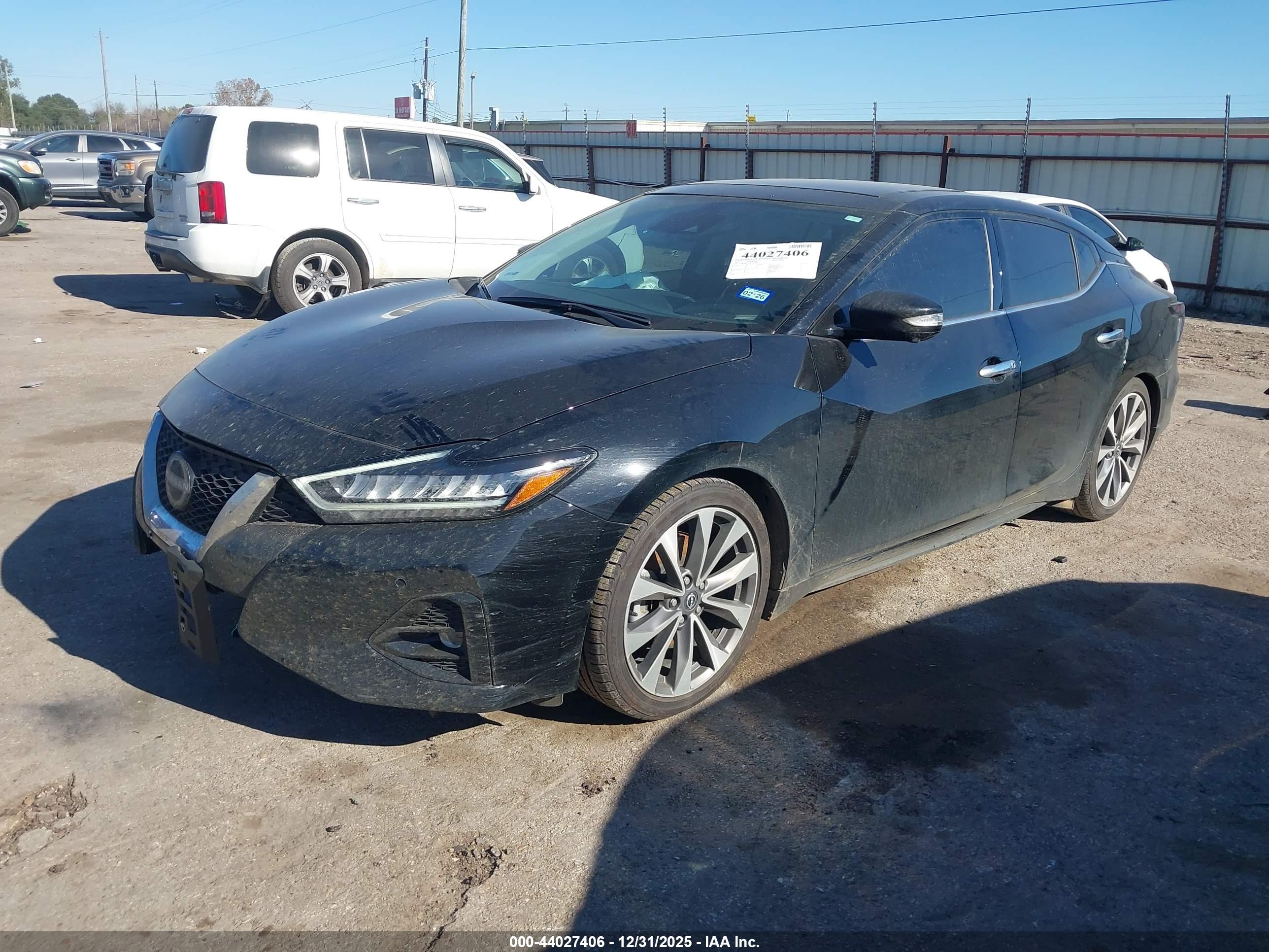 NISSAN MAXIMA image 6