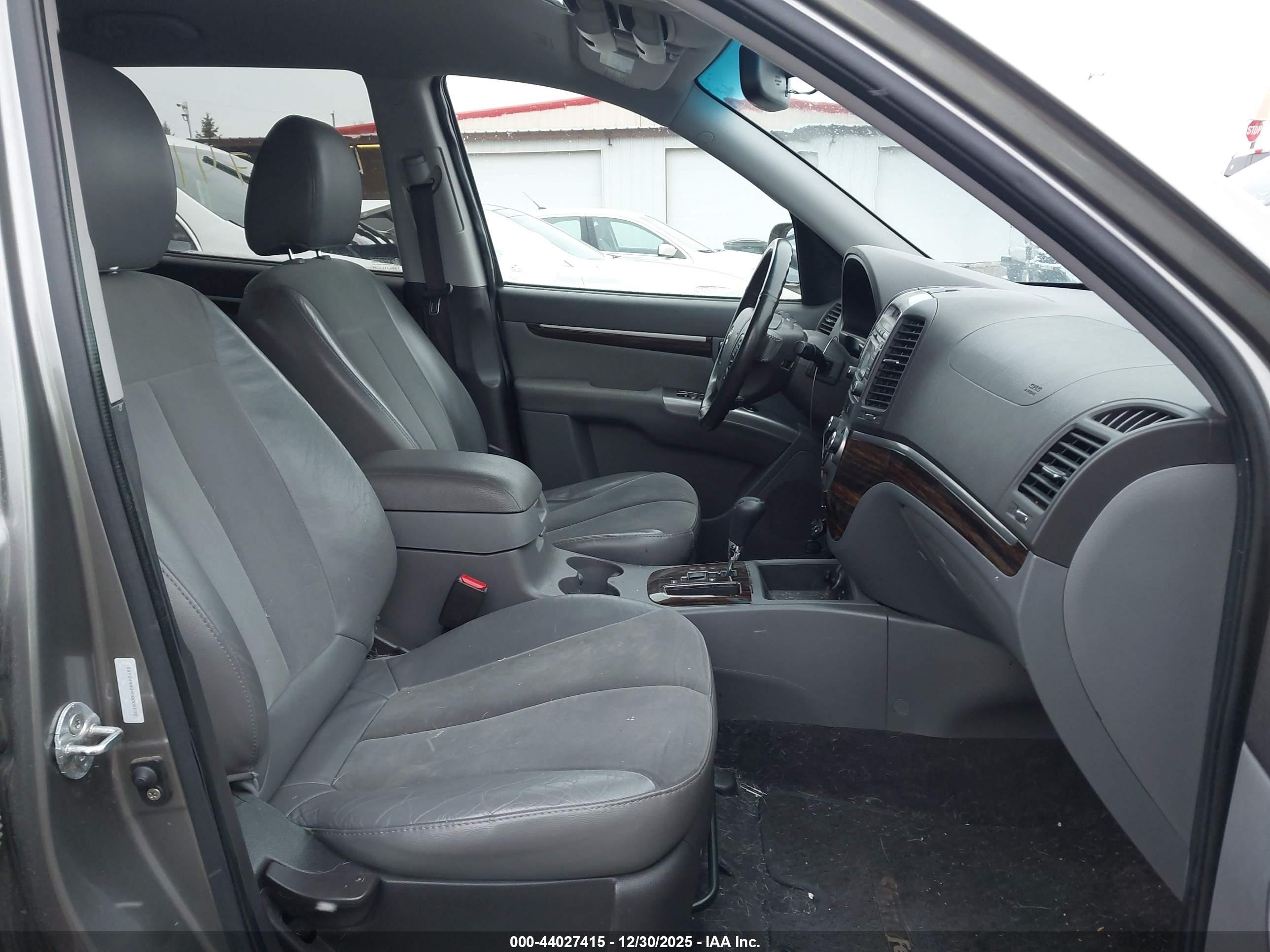 HYUNDAI SANTA image 5