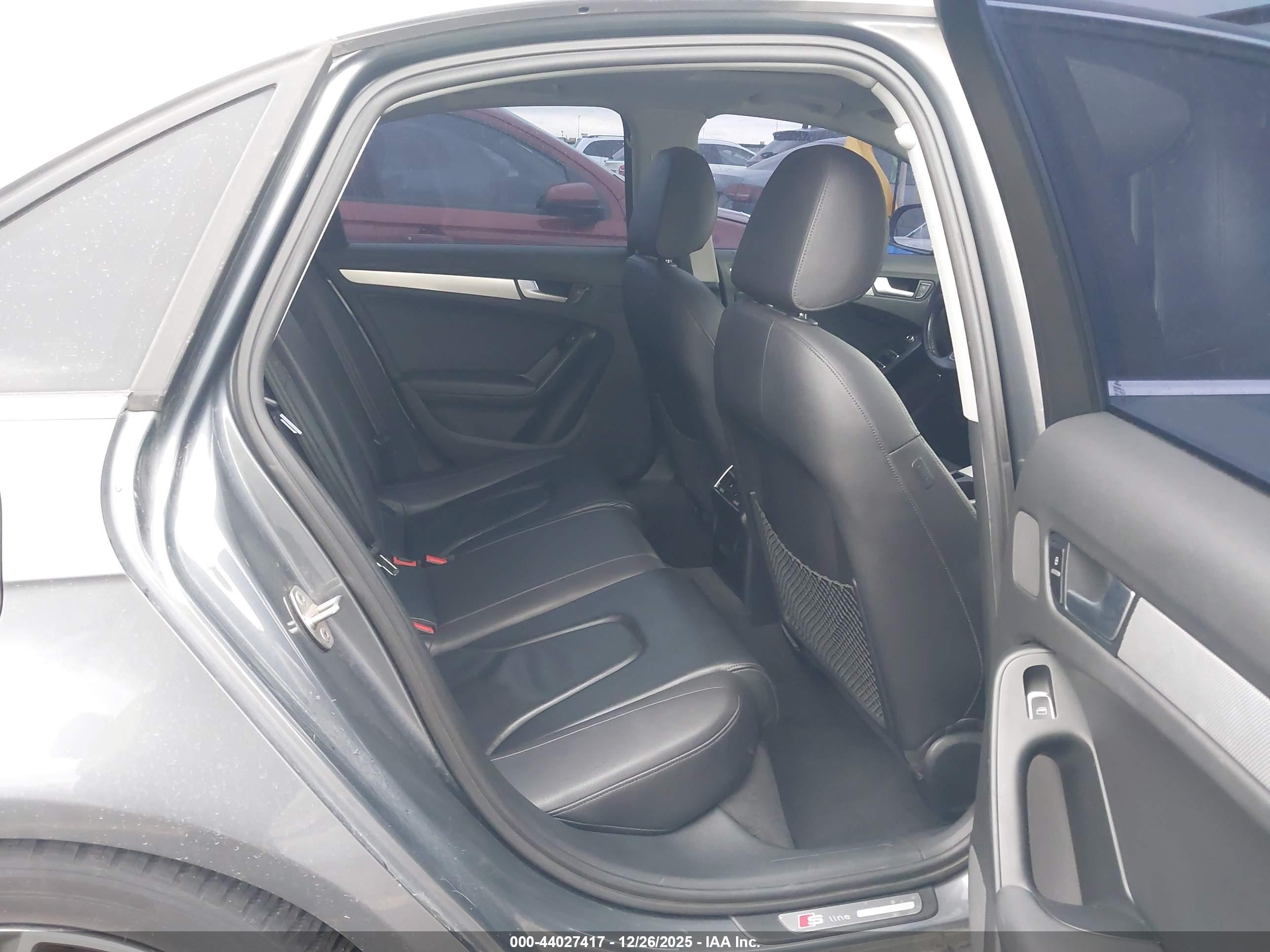 AUDI A4 image 8