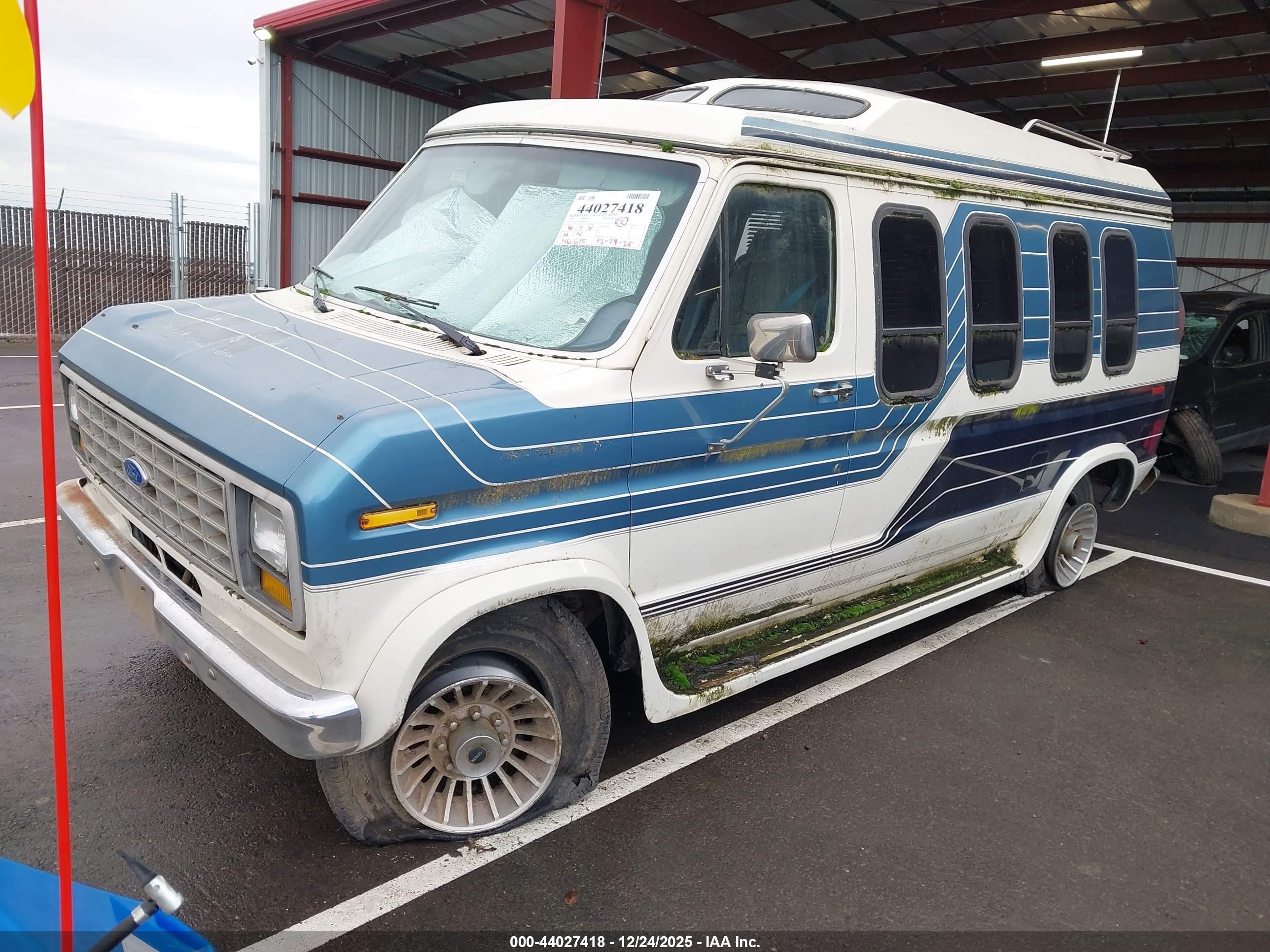 FORD ECONOLINE image 2
