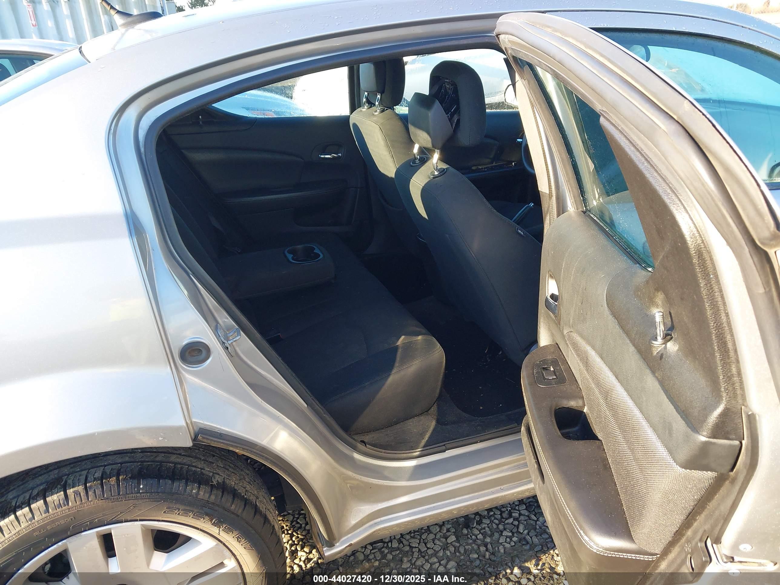 DODGE AVENGER image 8