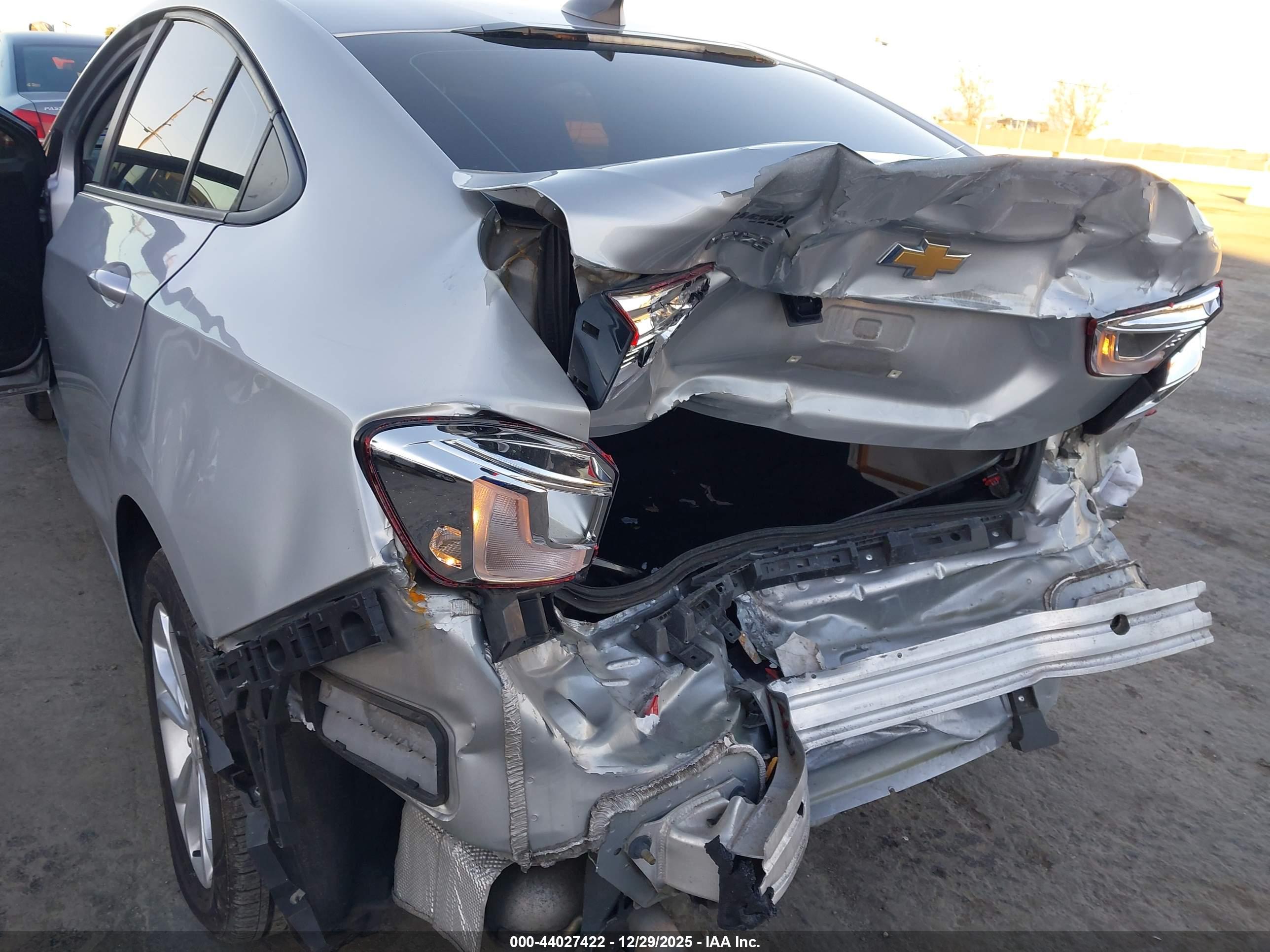 CHEVROLET CRUZE image 6