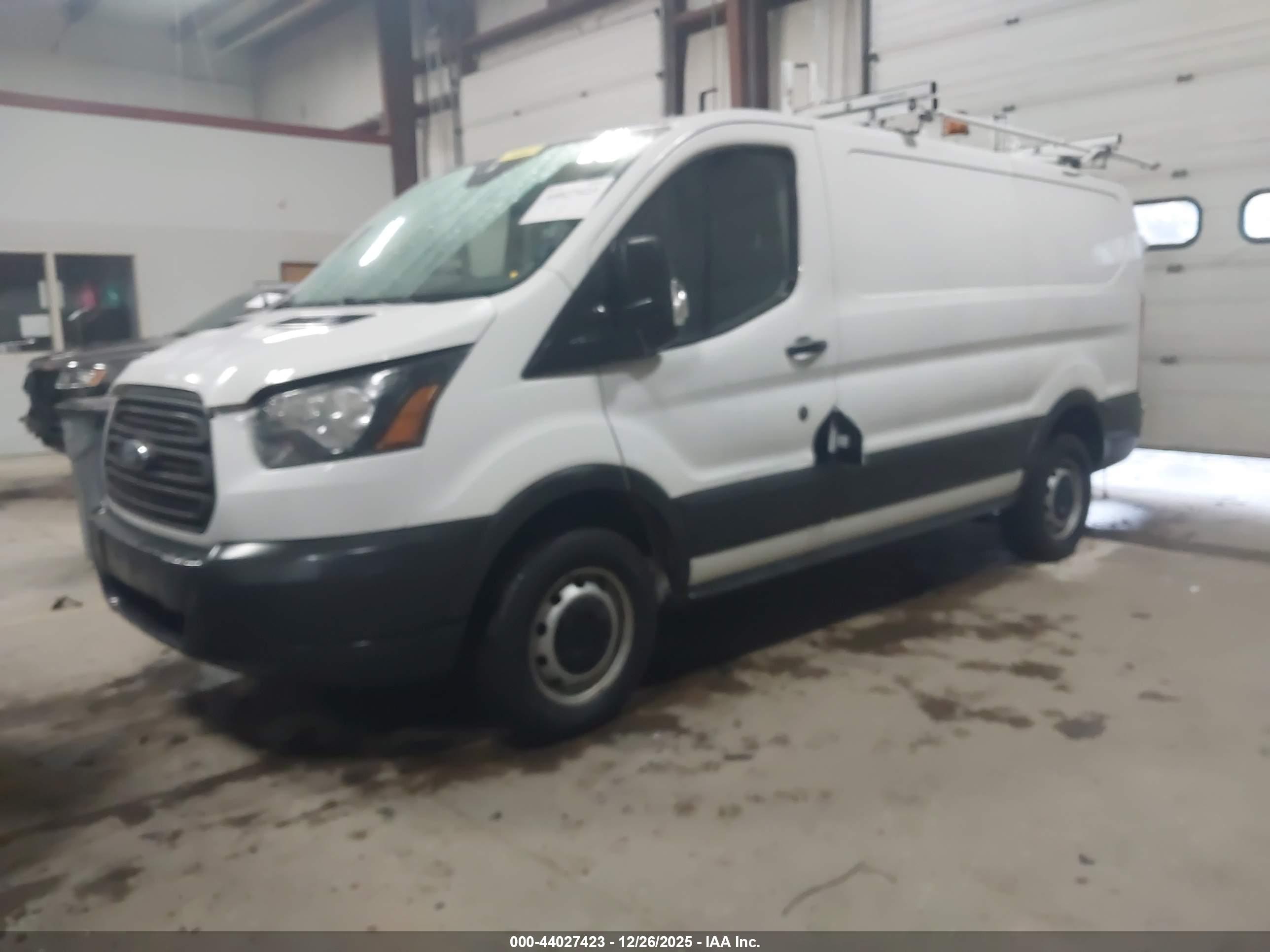 FORD TRANSIT-250 image 2