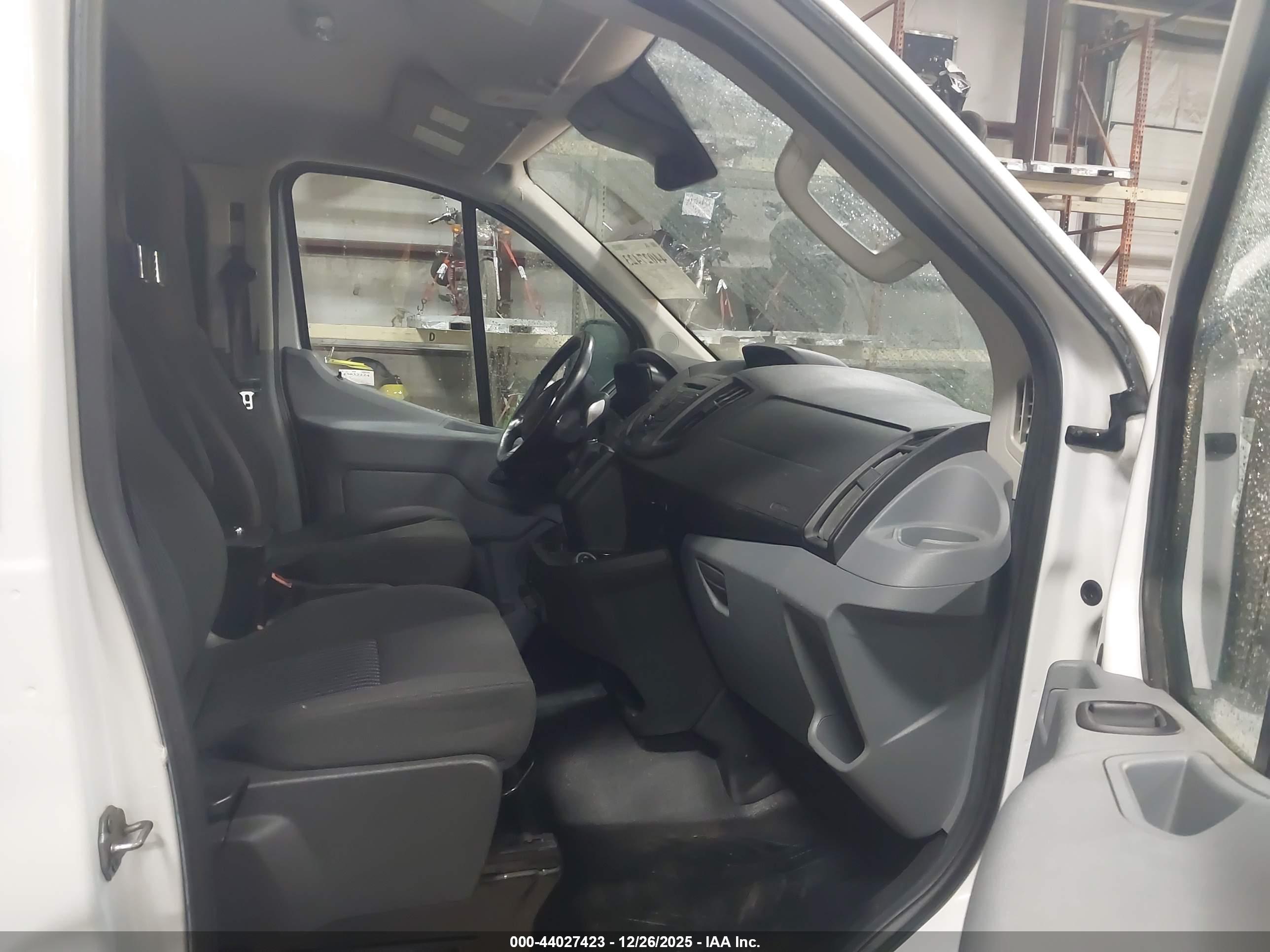 FORD TRANSIT-250 image 5