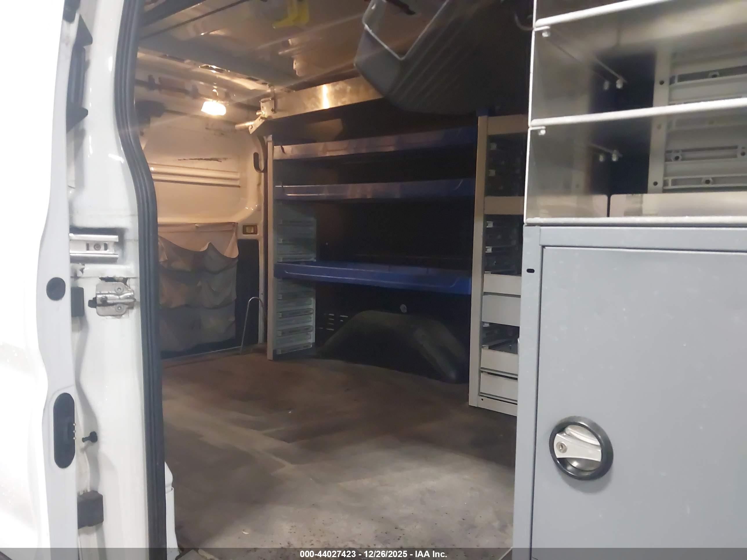 FORD TRANSIT-250 image 8