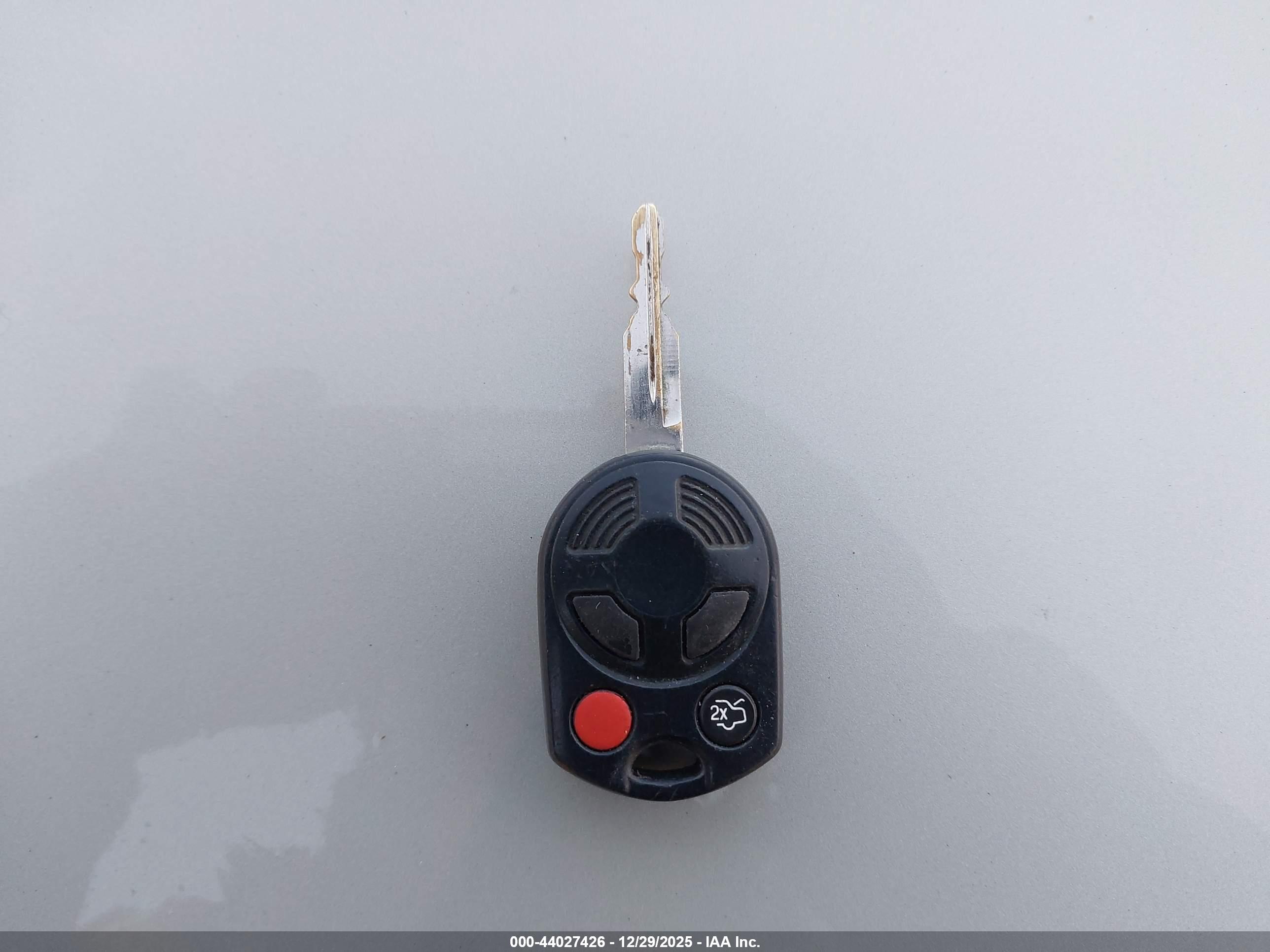 FORD ESCAPE image 11