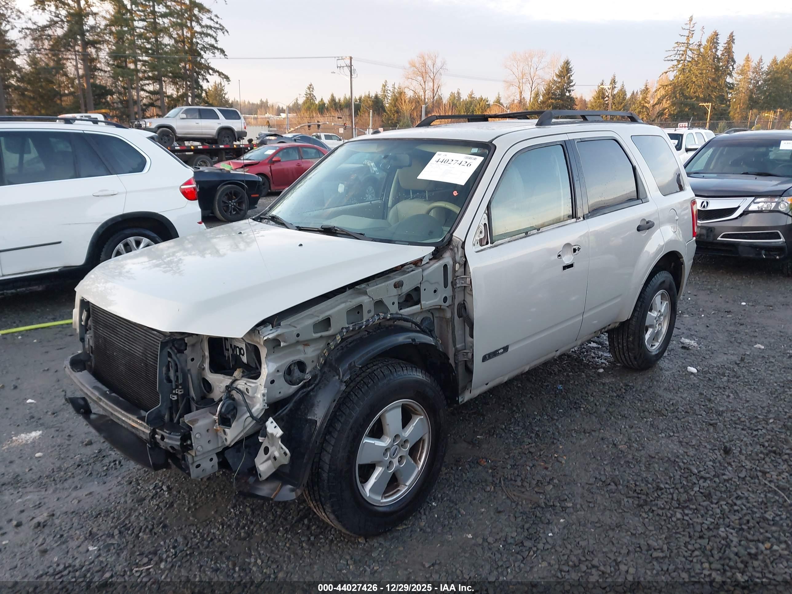 FORD ESCAPE image 2